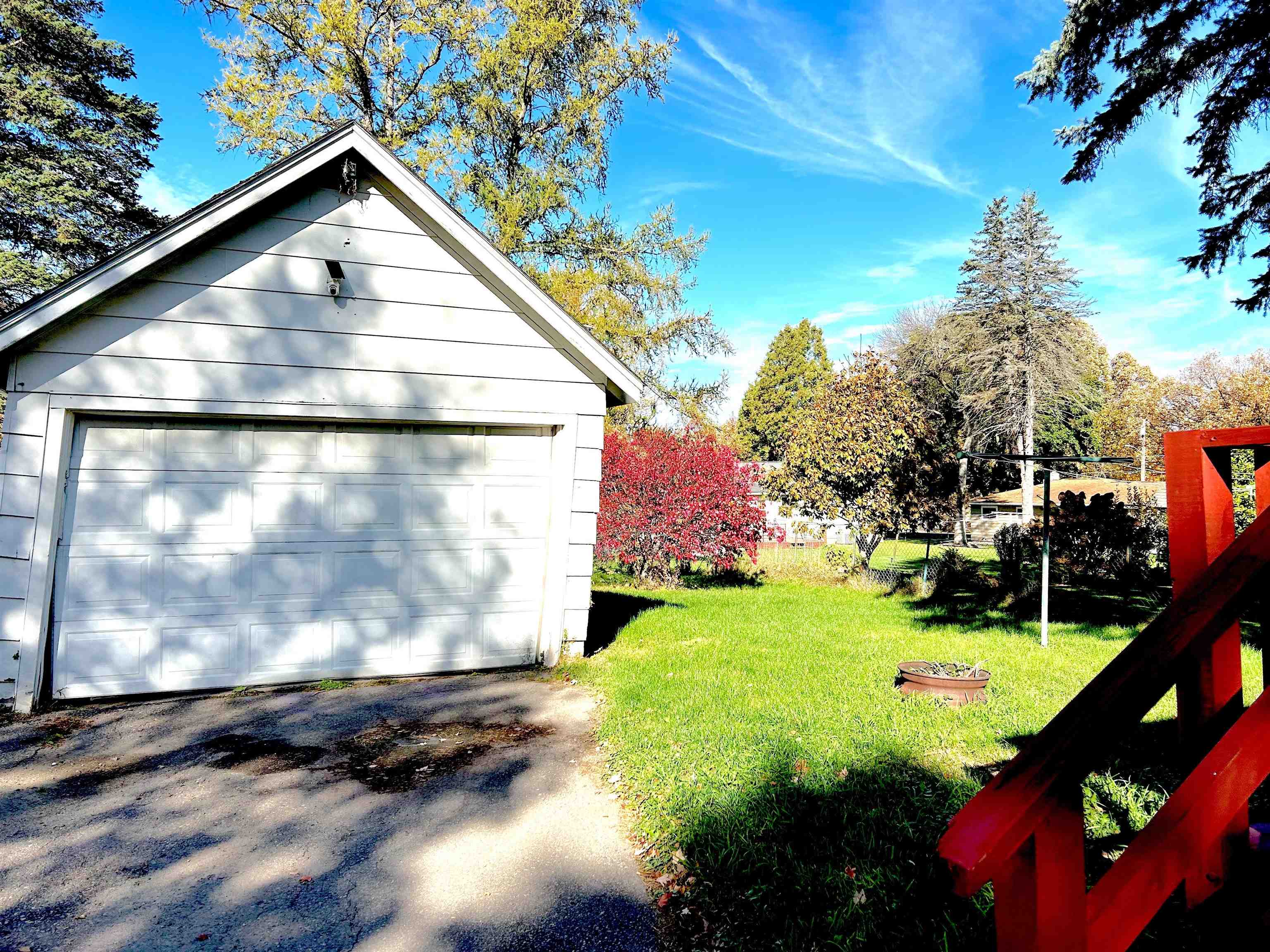 108 HINMAN AVENUE, Marshfield, Wisconsin 54449, 3 Bedrooms Bedrooms, ,1 BathroomBathrooms,Residential,For Sale,108 HINMAN AVENUE,22505069