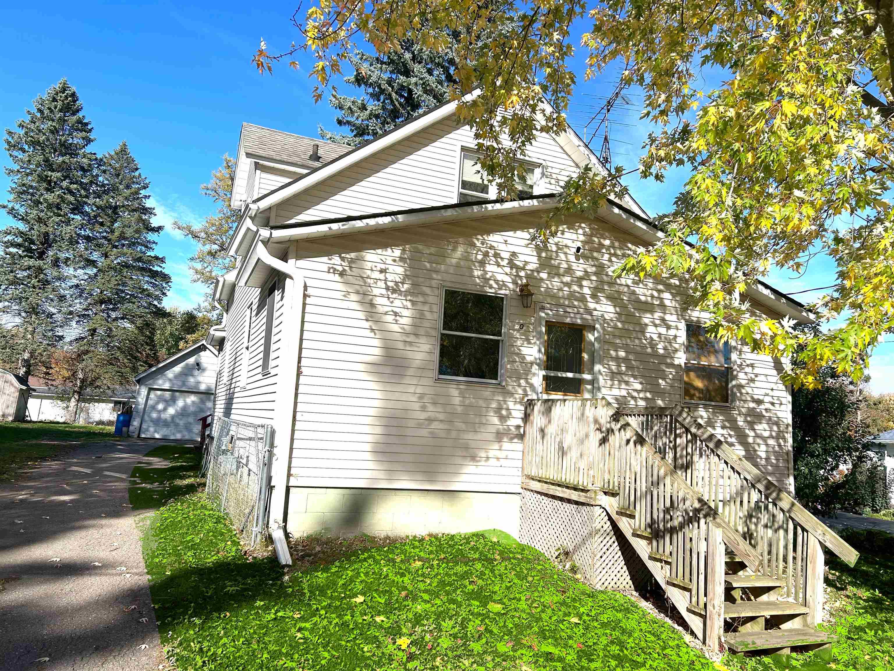 108 HINMAN AVENUE, Marshfield, Wisconsin 54449, 3 Bedrooms Bedrooms, ,1 BathroomBathrooms,Residential,For Sale,108 HINMAN AVENUE,22505069