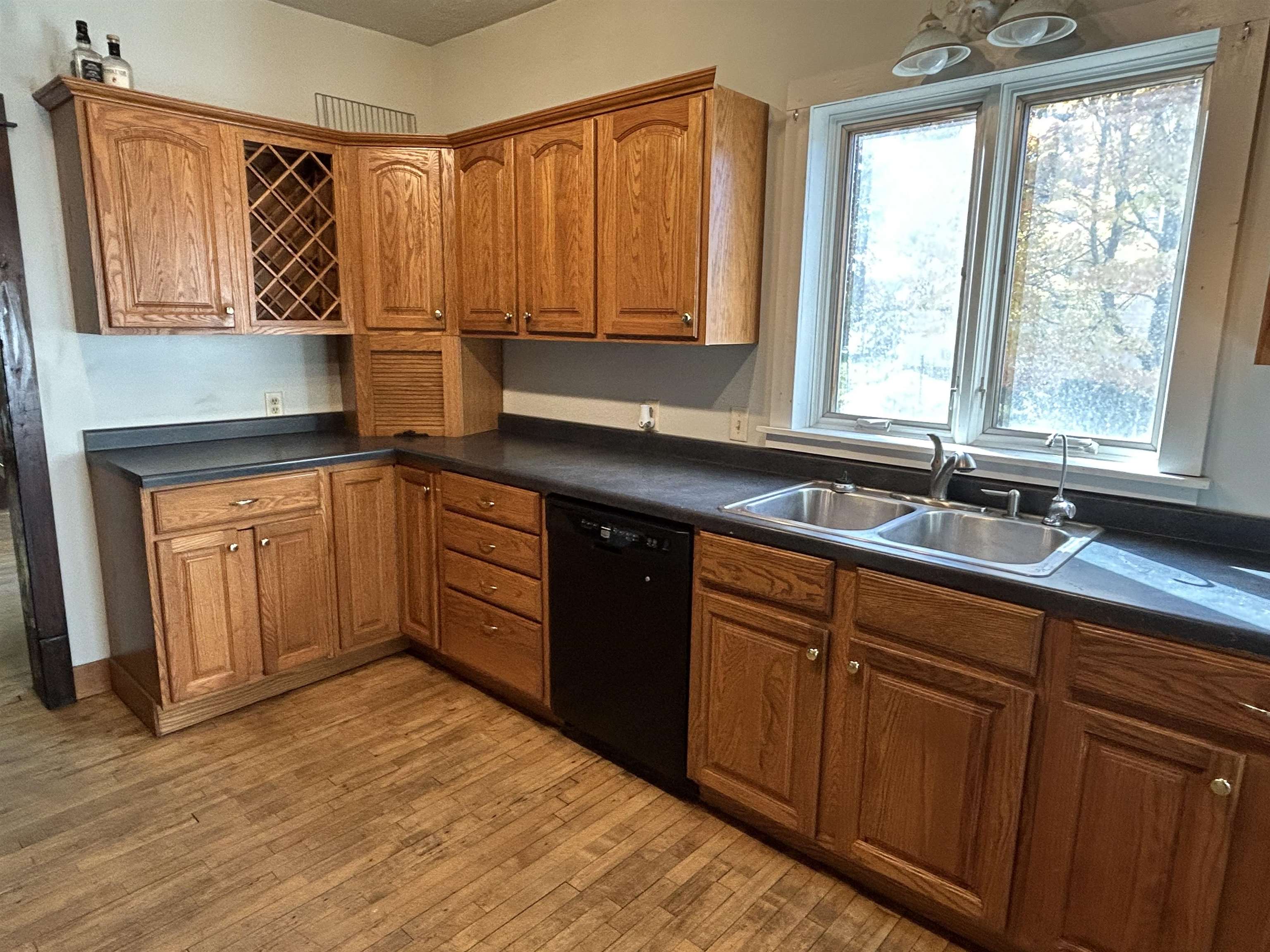 108 HINMAN AVENUE, Marshfield, Wisconsin 54449, 3 Bedrooms Bedrooms, ,1 BathroomBathrooms,Residential,For Sale,108 HINMAN AVENUE,22505069