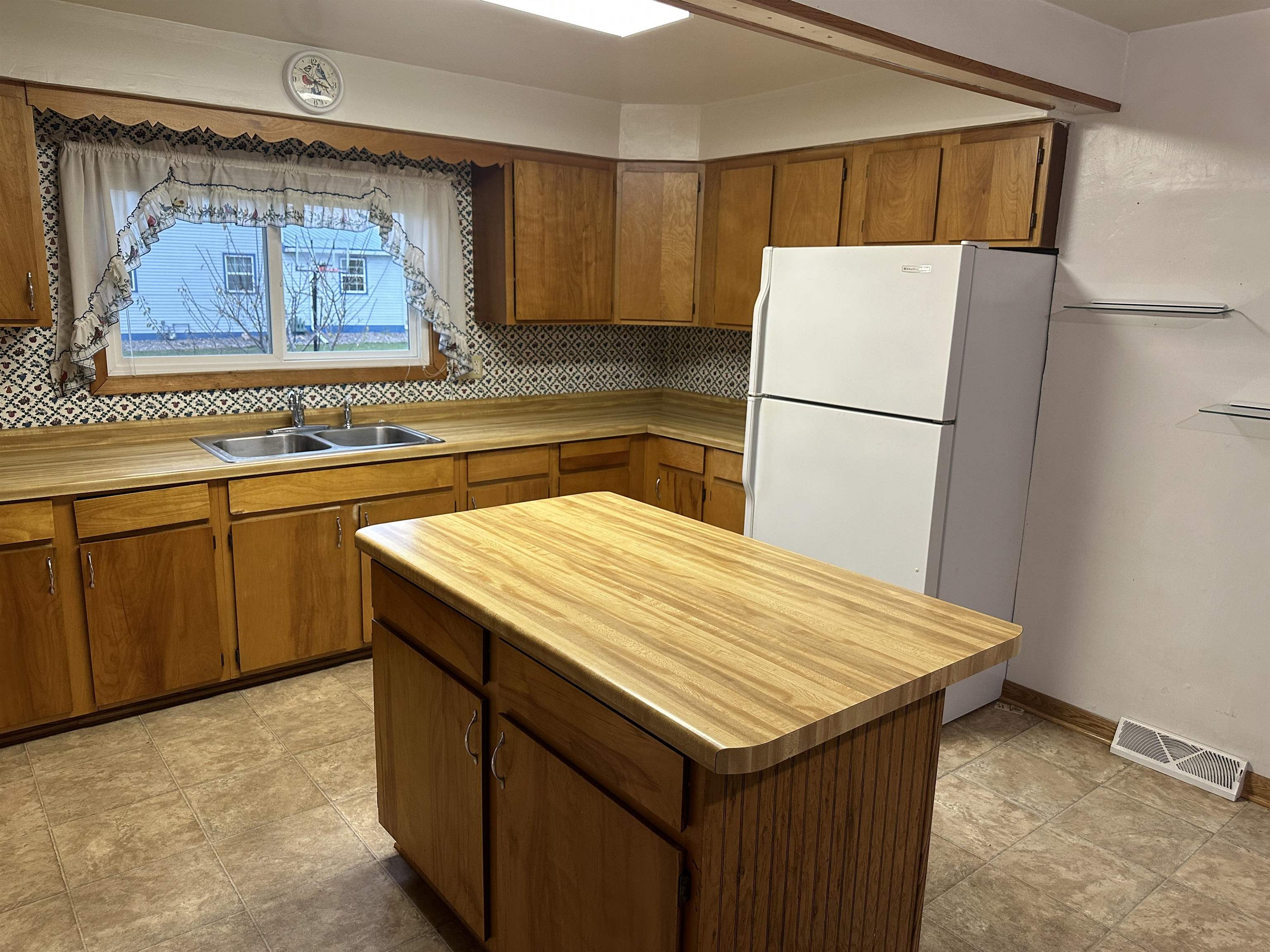 407 E 5TH STREET, Owen, Wisconsin 54460, 3 Bedrooms Bedrooms, ,1 BathroomBathrooms,Residential,For Sale,407 E 5TH STREET,22505362