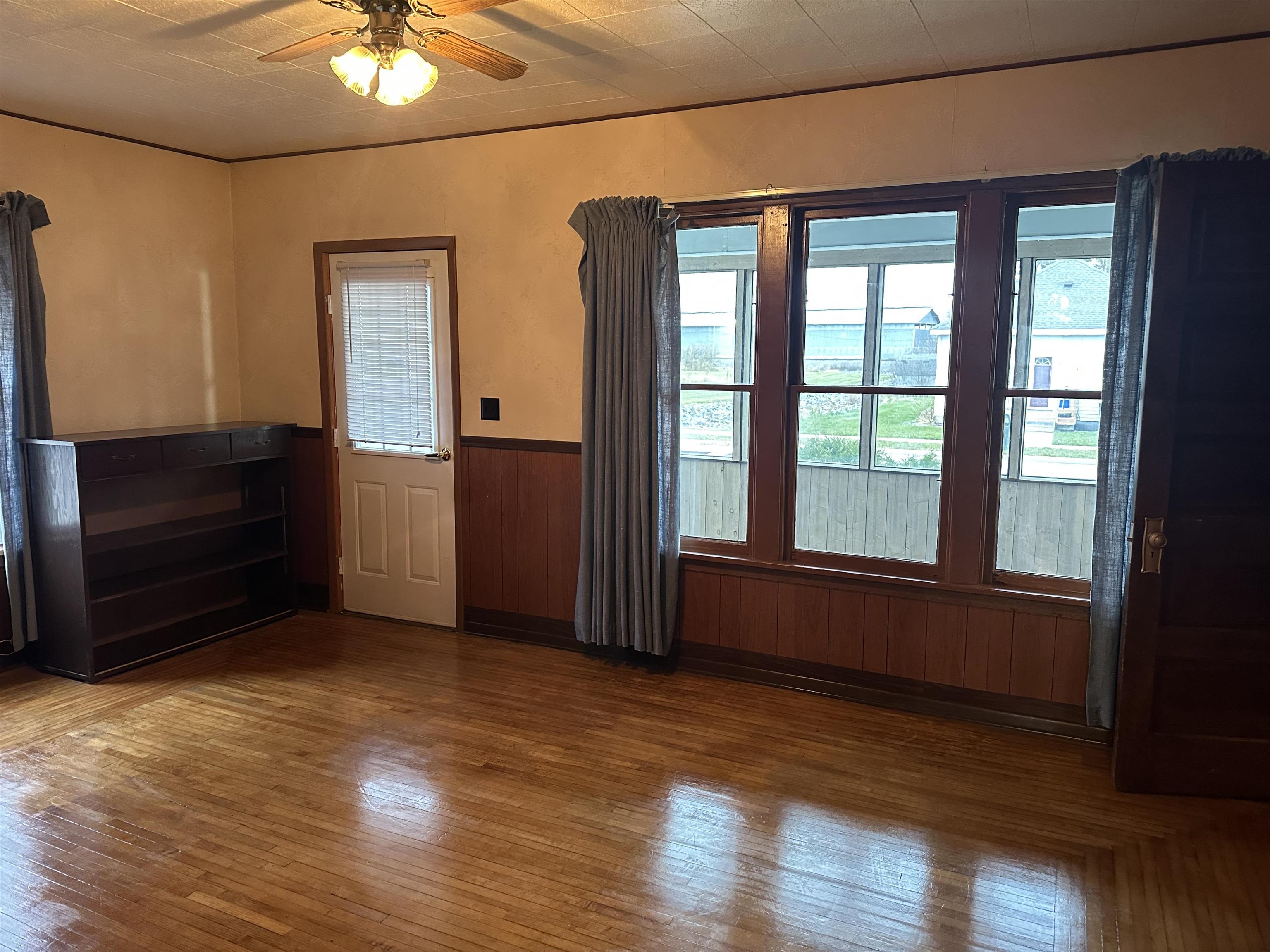 407 E 5TH STREET, Owen, Wisconsin 54460, 3 Bedrooms Bedrooms, ,1 BathroomBathrooms,Residential,For Sale,407 E 5TH STREET,22505362