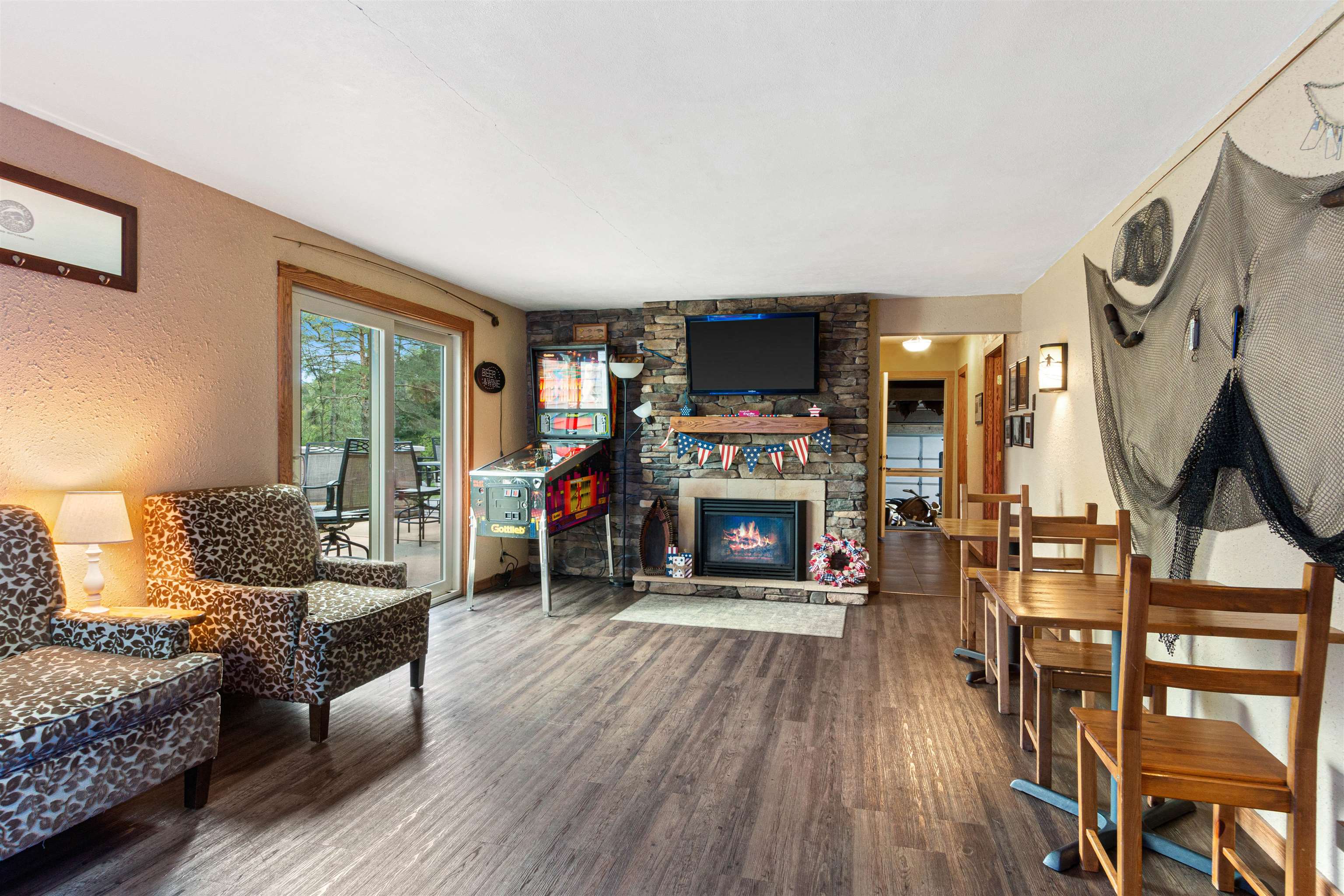 141 COUNTY ROAD KK, Amherst, Wisconsin 54406, 1 Bedroom Bedrooms, 5 Rooms Rooms,1 BathroomBathrooms,Multi-family,For Sale,141 COUNTY ROAD KK,22505406