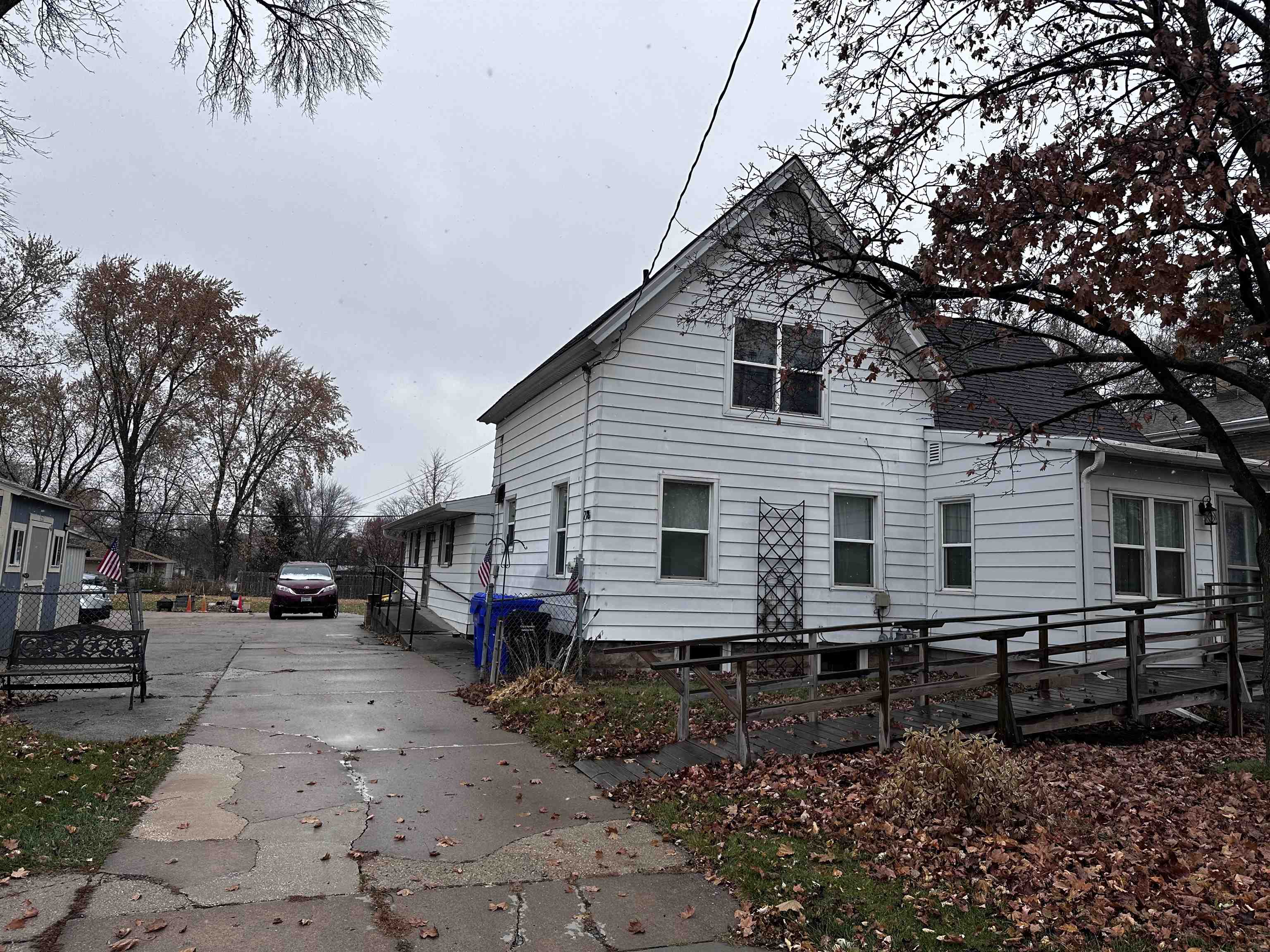 218 E Calumet Street