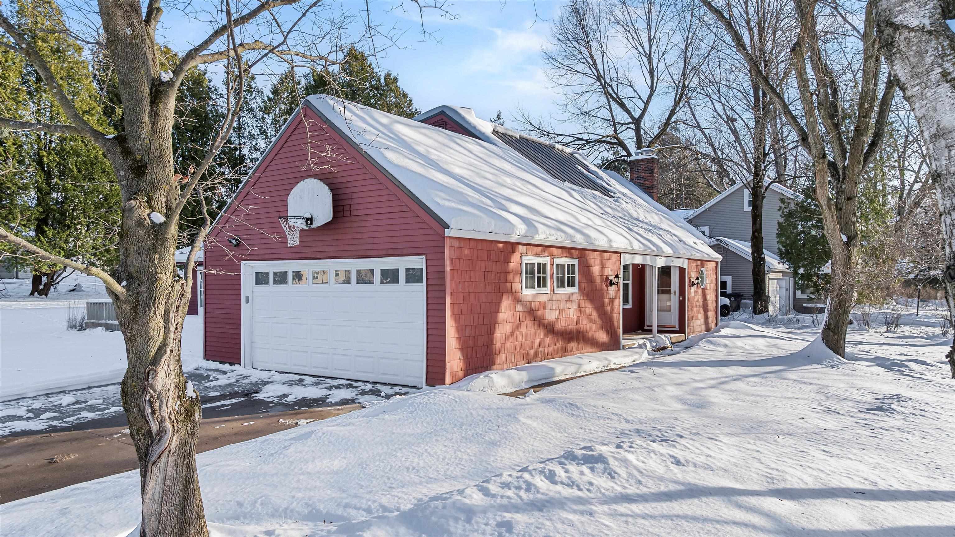 1511 N BROADWAY AVENUE, Marshfield, Wisconsin 54449, 4 Bedrooms Bedrooms, ,2 BathroomsBathrooms,Residential,For Sale,1511 N BROADWAY AVENUE,22505777