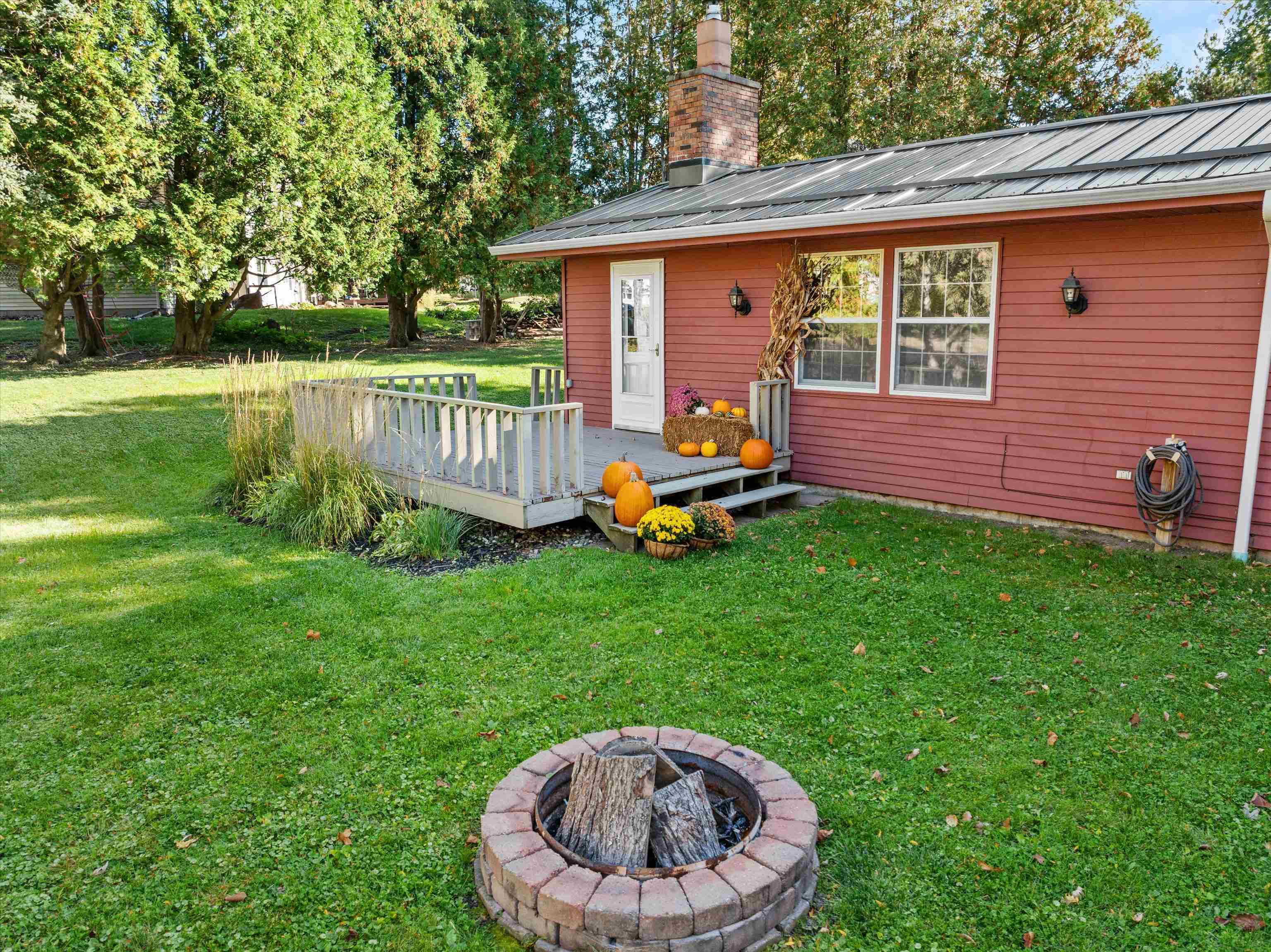 1511 N BROADWAY AVENUE, Marshfield, Wisconsin 54449, 4 Bedrooms Bedrooms, ,2 BathroomsBathrooms,Residential,For Sale,1511 N BROADWAY AVENUE,22505777