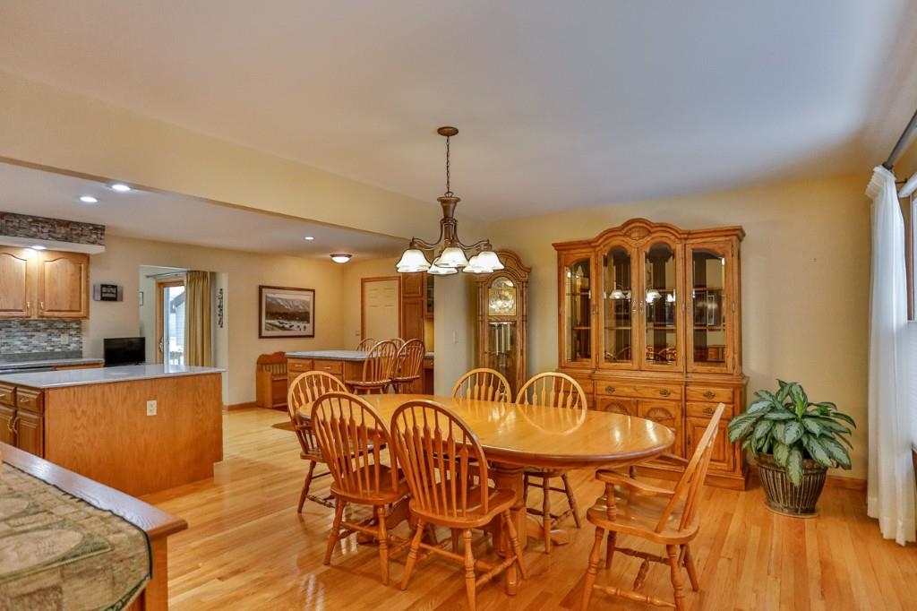 917 S 17TH AVENUE, Wausau, Wisconsin 54401, 2 Bedrooms Bedrooms, ,2 BathroomsBathrooms,Residential,For Sale,917 S 17TH AVENUE,22600053