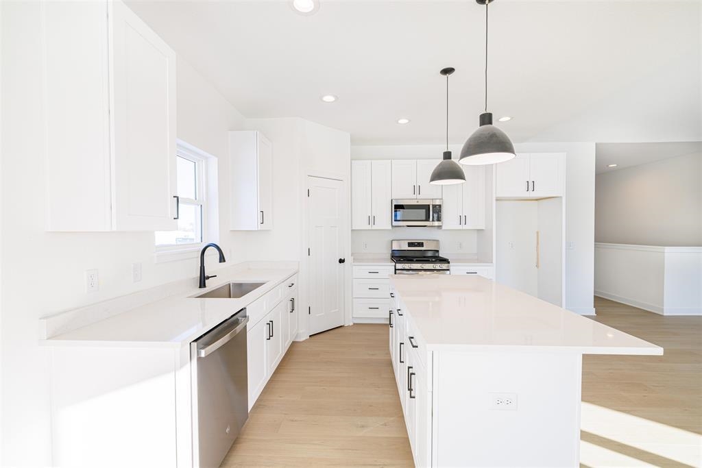 118121 BETTY DRIVE, Stratford, Wisconsin 54484, 3 Bedrooms Bedrooms, ,2 BathroomsBathrooms,Residential,For Sale,118121 BETTY DRIVE,22600096