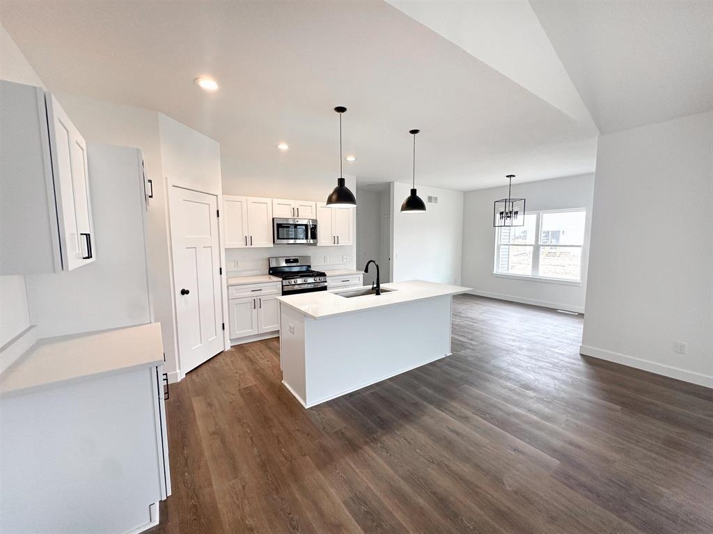 118125 BETTY DRIVE, Stratford, Wisconsin 54484, 3 Bedrooms Bedrooms, ,2 BathroomsBathrooms,Residential,For Sale,118125 BETTY DRIVE,22600097