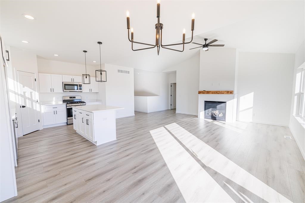 118129 BETTY DRIVE, Stratford, Wisconsin 54484, 3 Bedrooms Bedrooms, ,2 BathroomsBathrooms,Residential,For Sale,118129 BETTY DRIVE,22600098