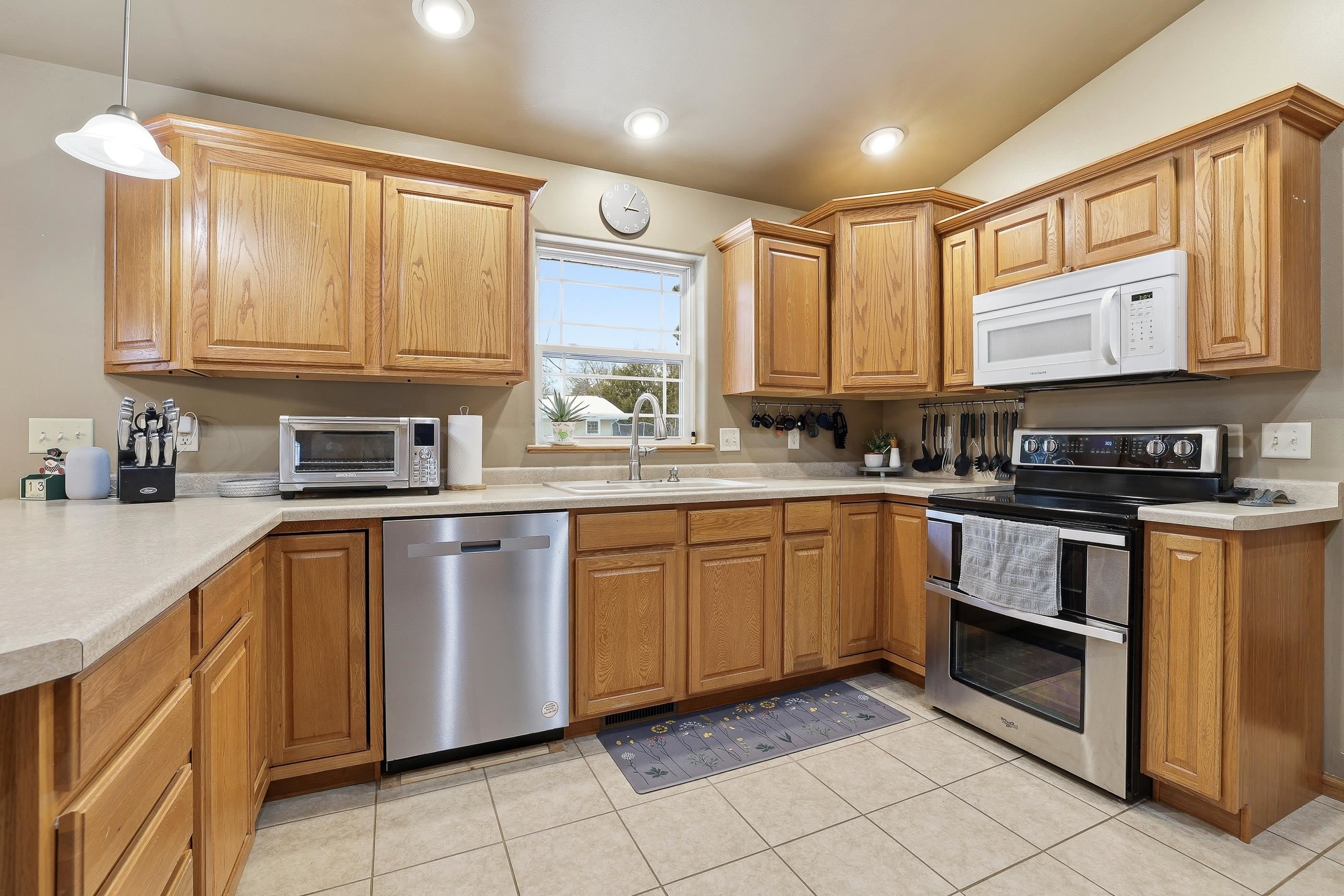 3248 LINDBERGH AVENUE, Stevens Point, Wisconsin 54481, 4 Bedrooms Bedrooms, ,3 BathroomsBathrooms,Residential,For Sale,3248 LINDBERGH AVENUE,22600146