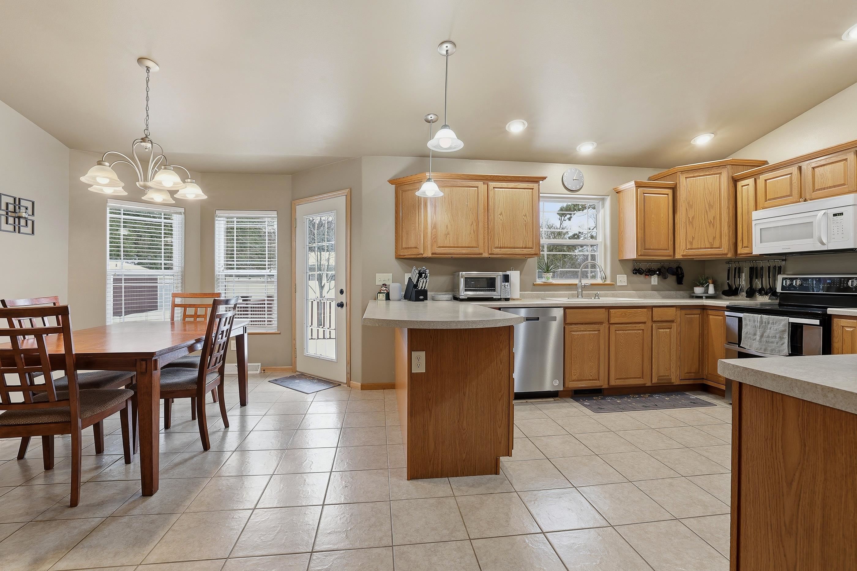 3248 LINDBERGH AVENUE, Stevens Point, Wisconsin 54481, 4 Bedrooms Bedrooms, ,3 BathroomsBathrooms,Residential,For Sale,3248 LINDBERGH AVENUE,22600146