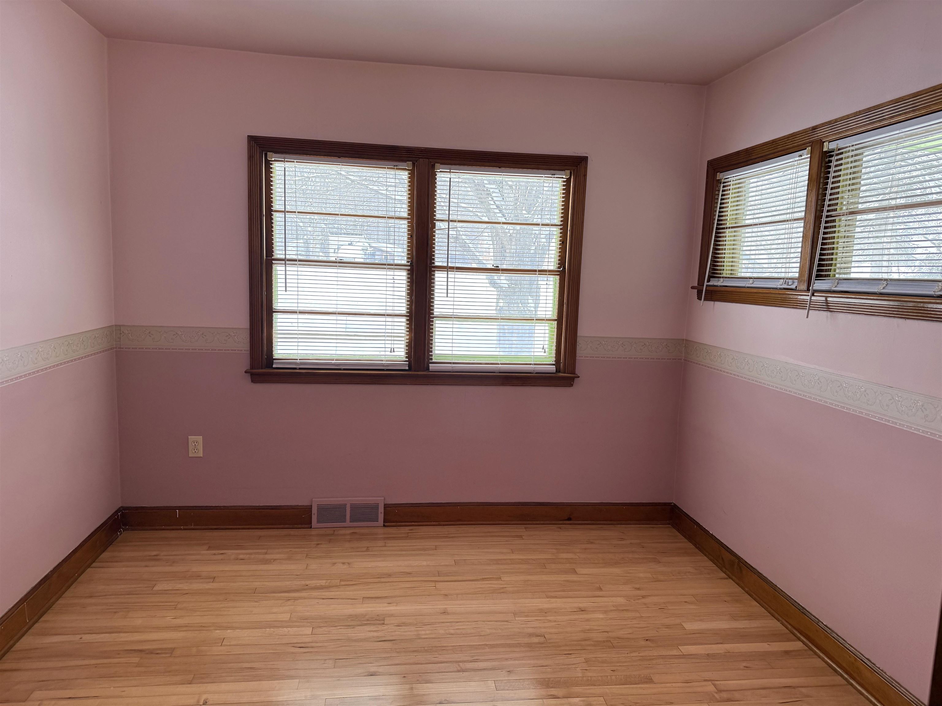 7892 OLD 101 ROAD, Armstrong Creek, Wisconsin 54103, 4 Bedrooms Bedrooms, ,1 BathroomBathrooms,Residential,For Sale,7892 OLD 101 ROAD,22600179