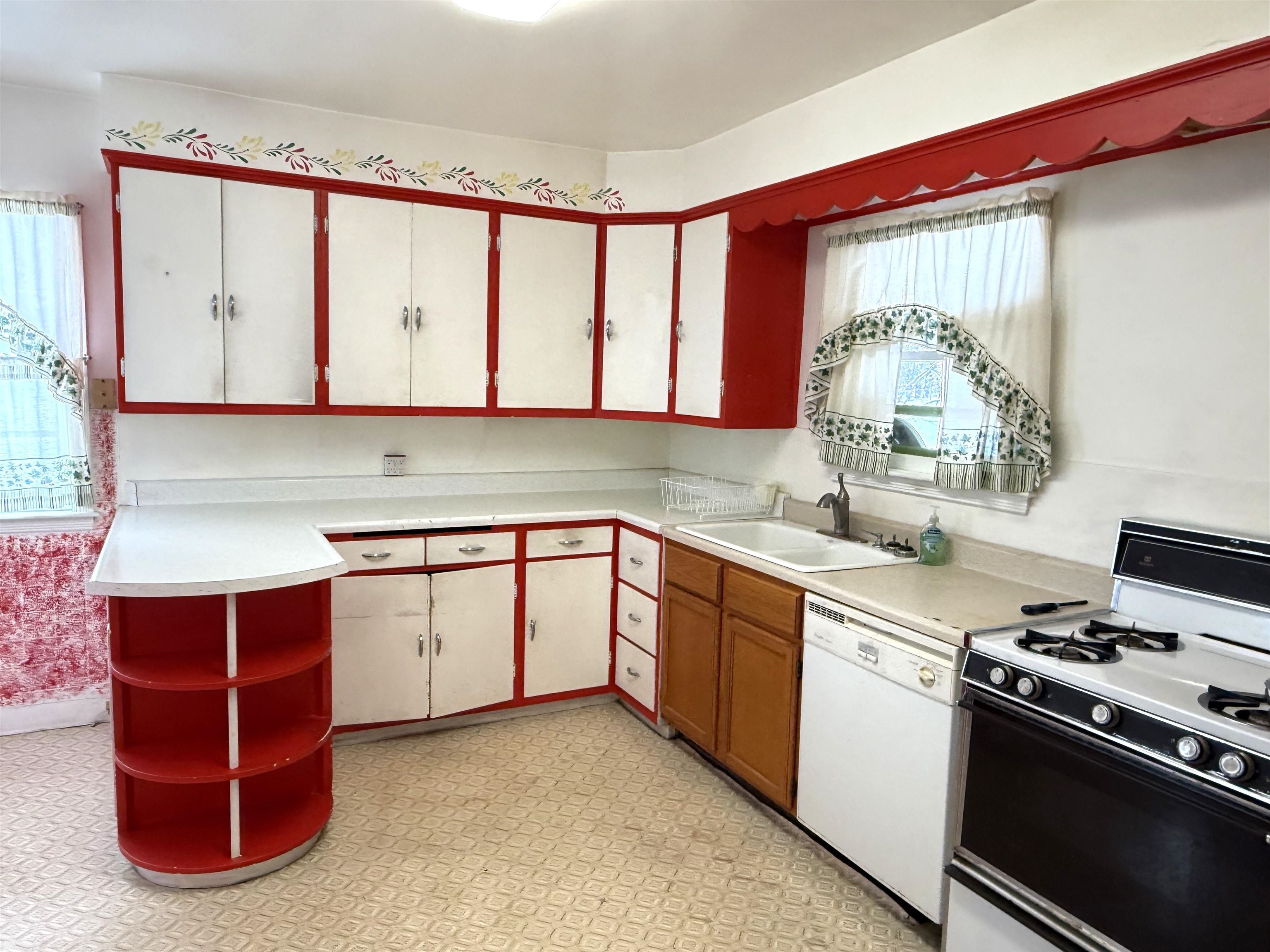 7892 OLD 101 ROAD, Armstrong Creek, Wisconsin 54103, 4 Bedrooms Bedrooms, ,1 BathroomBathrooms,Residential,For Sale,7892 OLD 101 ROAD,22600179