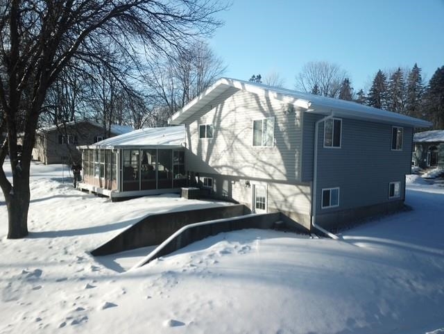 703 LAWRENCE AVENUE, Rothschild, Wisconsin 54474, 4 Bedrooms Bedrooms, ,2 BathroomsBathrooms,Residential,For Sale,703 LAWRENCE AVENUE,22600217