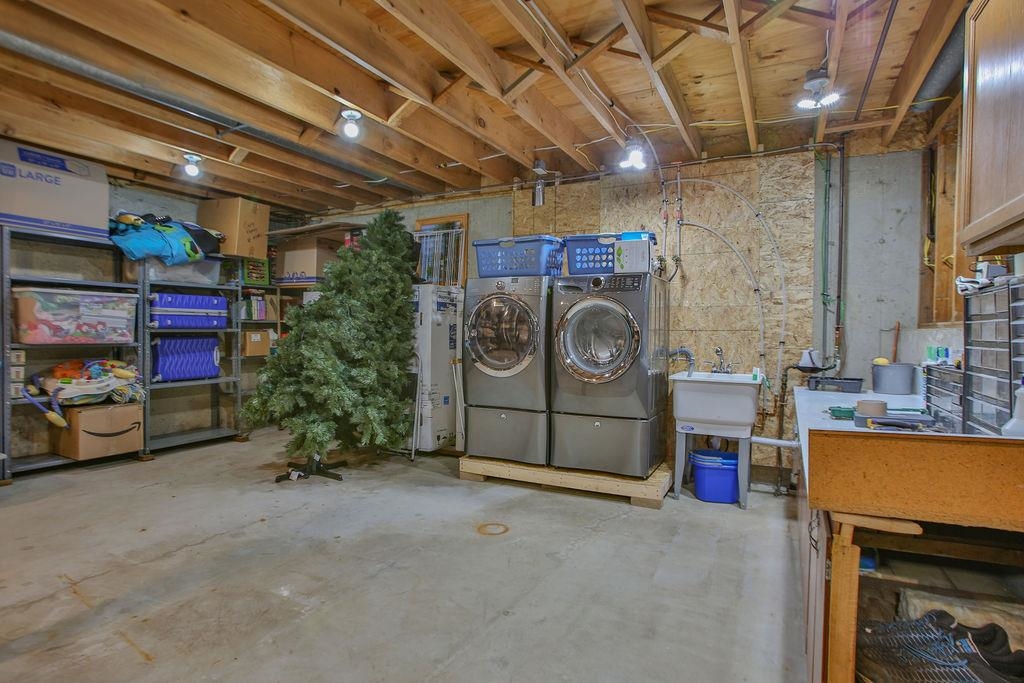 703 LAWRENCE AVENUE, Rothschild, Wisconsin 54474, 4 Bedrooms Bedrooms, ,2 BathroomsBathrooms,Residential,For Sale,703 LAWRENCE AVENUE,22600217