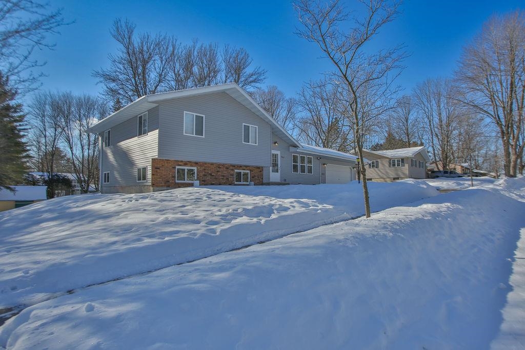 703 LAWRENCE AVENUE, Rothschild, Wisconsin 54474, 4 Bedrooms Bedrooms, ,2 BathroomsBathrooms,Residential,For Sale,703 LAWRENCE AVENUE,22600217