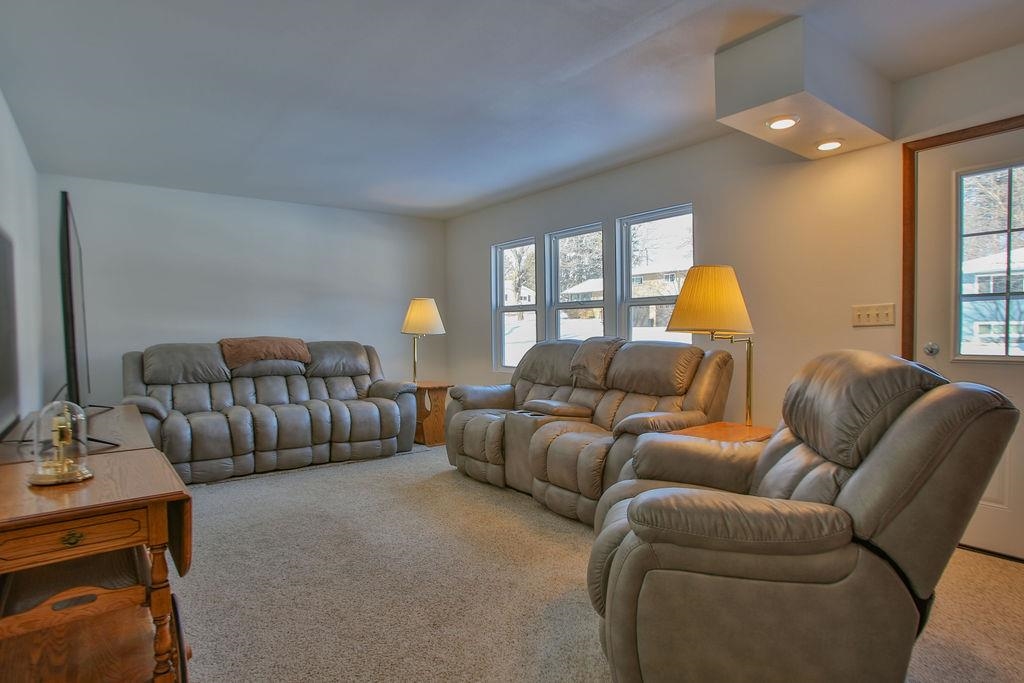 703 LAWRENCE AVENUE, Rothschild, Wisconsin 54474, 4 Bedrooms Bedrooms, ,2 BathroomsBathrooms,Residential,For Sale,703 LAWRENCE AVENUE,22600217