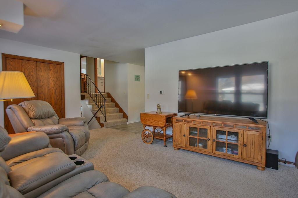 703 LAWRENCE AVENUE, Rothschild, Wisconsin 54474, 4 Bedrooms Bedrooms, ,2 BathroomsBathrooms,Residential,For Sale,703 LAWRENCE AVENUE,22600217