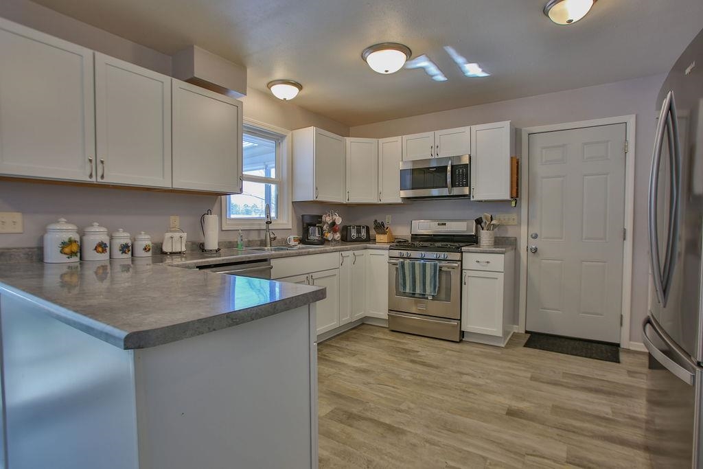 703 LAWRENCE AVENUE, Rothschild, Wisconsin 54474, 4 Bedrooms Bedrooms, ,2 BathroomsBathrooms,Residential,For Sale,703 LAWRENCE AVENUE,22600217