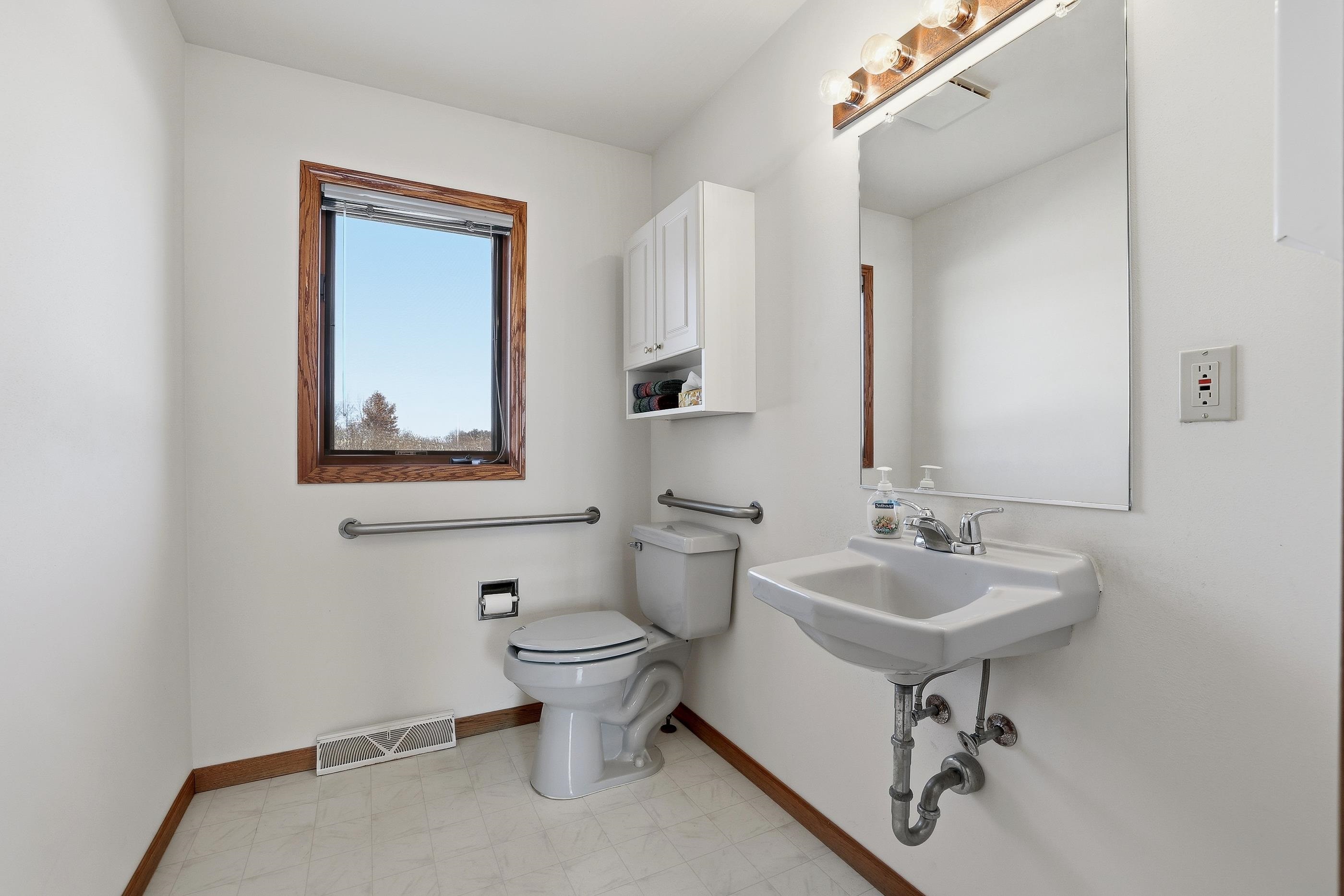 5500 PRAIRIE DRIVE, Plover, Wisconsin 54467, ,Commercial/industrial,For Sale,5500 PRAIRIE DRIVE,22600222