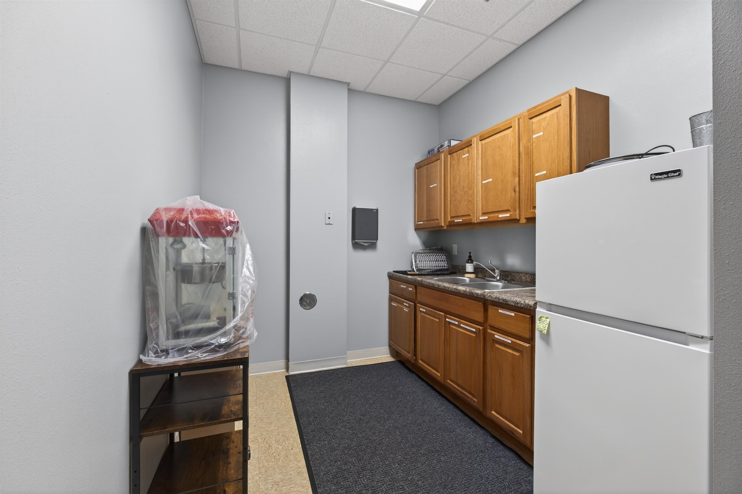 1000 RIVERVIEW EXPRESSWAY, Wisconsin Rapids, Wisconsin 54494, ,Commercial/industrial,For Rent,1000 RIVERVIEW EXPRESSWAY,22600241