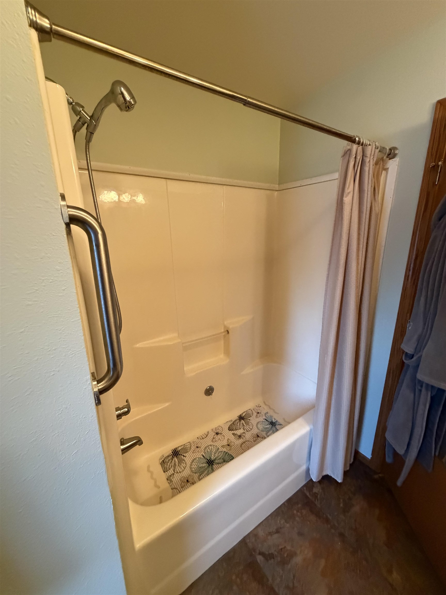 W8135 SAND ROAD, Neillsville, Wisconsin 54456, 3 Bedrooms Bedrooms, ,3 BathroomsBathrooms,Residential,For Sale,W8135 SAND ROAD,22600277