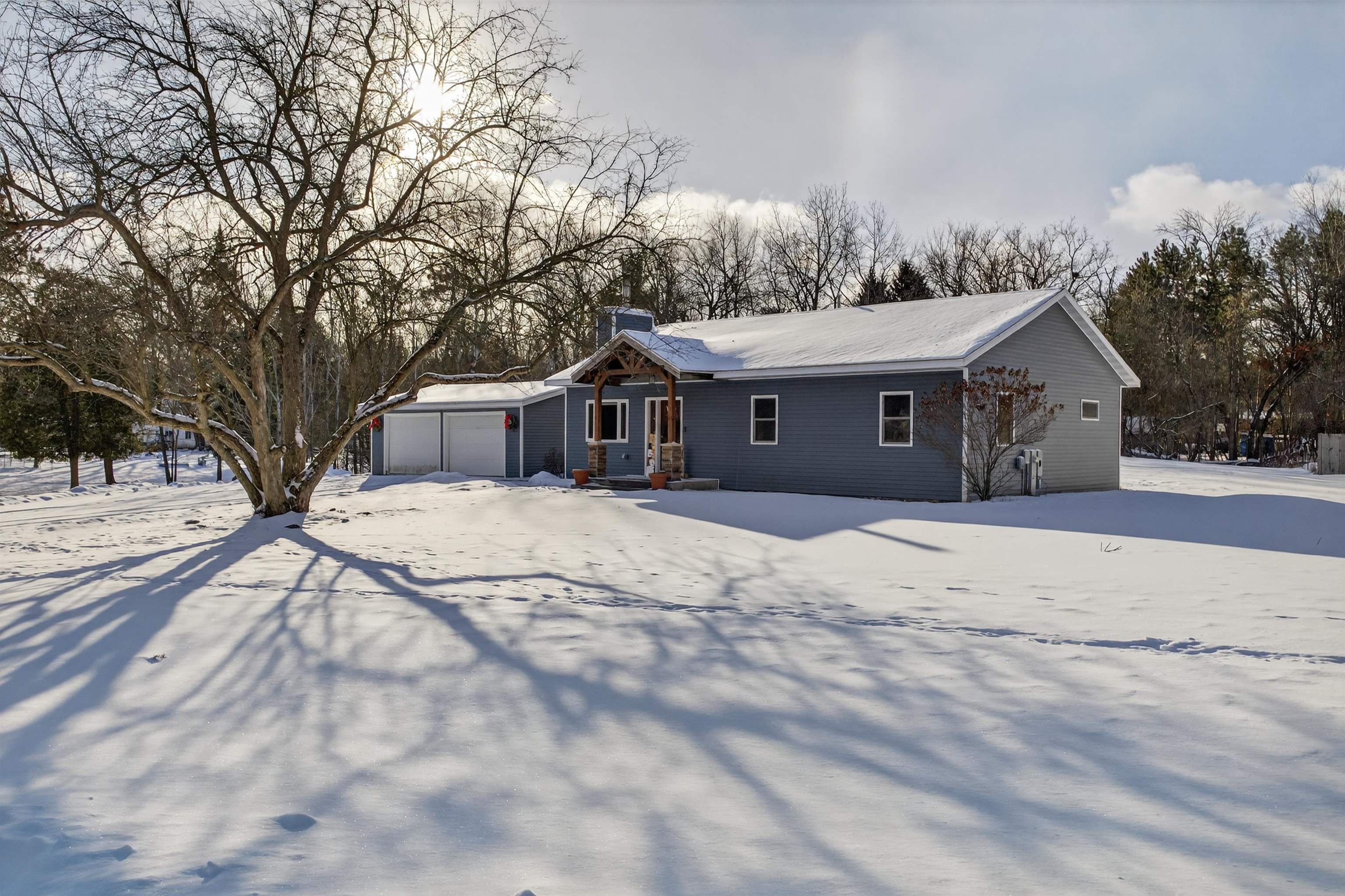 111 GLENDALE LANE, Nekoosa, Wisconsin 54457, 3 Bedrooms Bedrooms, ,2 BathroomsBathrooms,Residential,For Sale,111 GLENDALE LANE,22600279