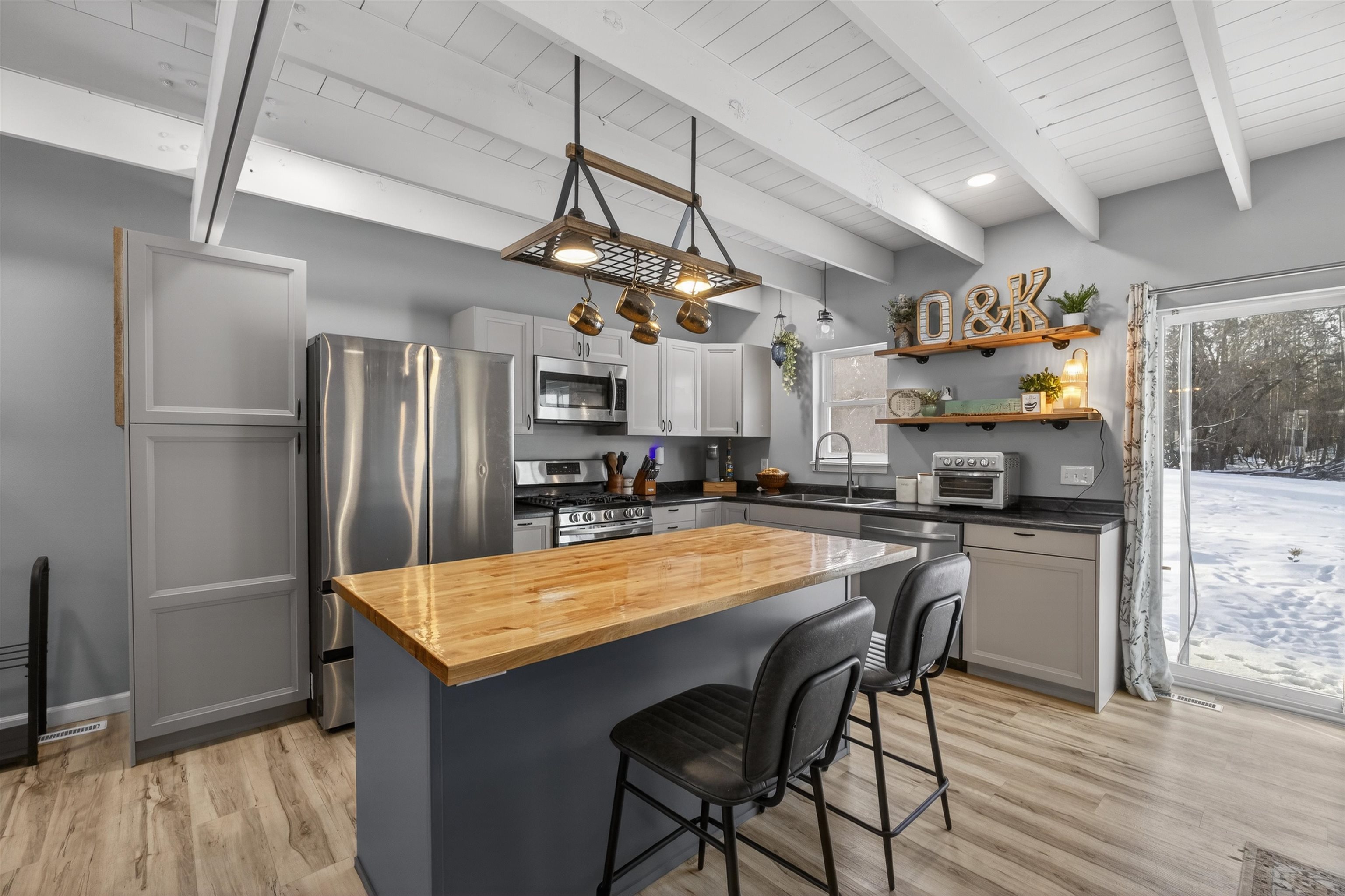 111 GLENDALE LANE, Nekoosa, Wisconsin 54457, 3 Bedrooms Bedrooms, ,2 BathroomsBathrooms,Residential,For Sale,111 GLENDALE LANE,22600279