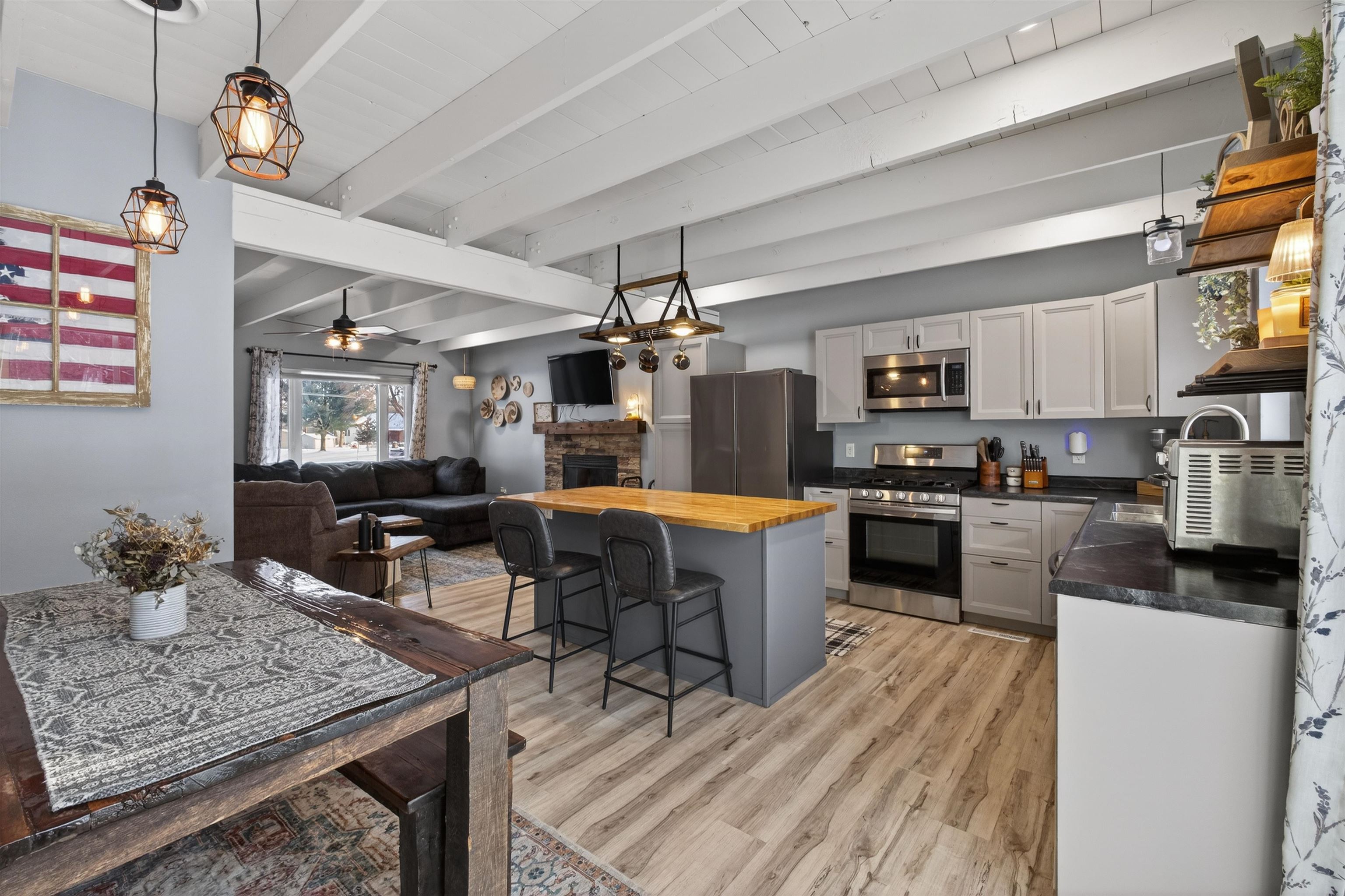 111 GLENDALE LANE, Nekoosa, Wisconsin 54457, 3 Bedrooms Bedrooms, ,2 BathroomsBathrooms,Residential,For Sale,111 GLENDALE LANE,22600279