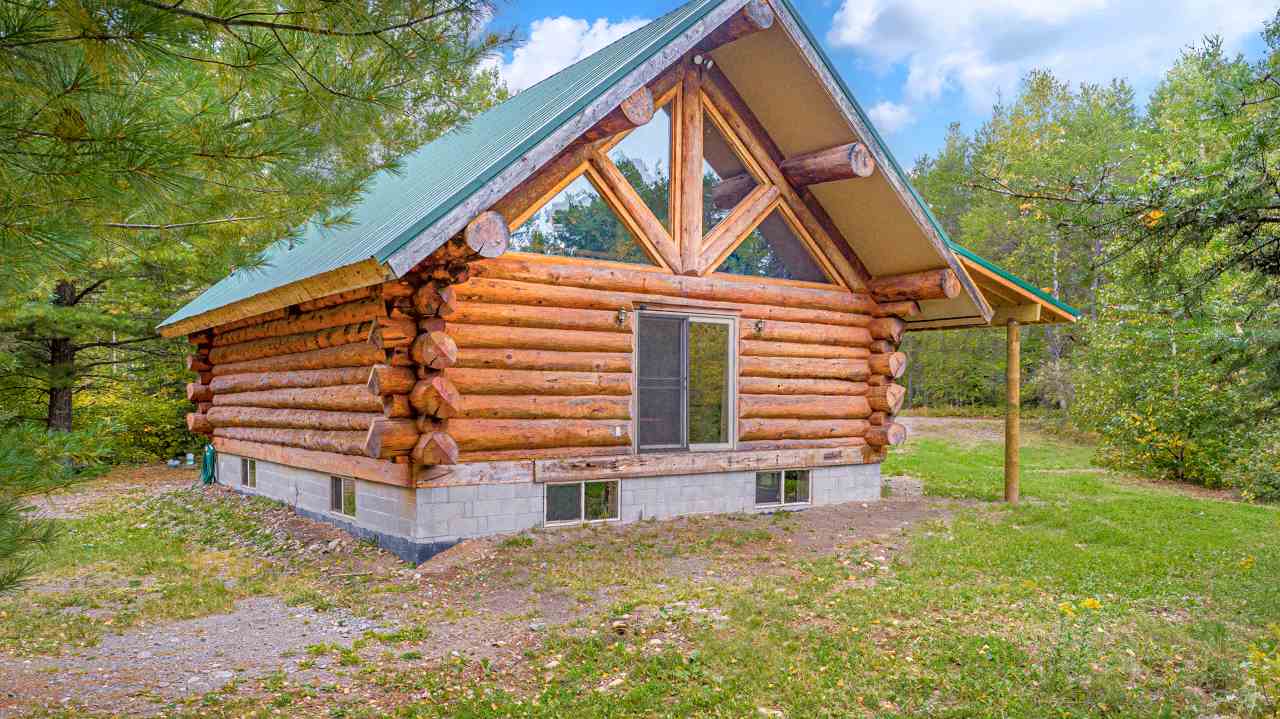 Isabella, Minnesota, Homes, Cabins and Condominiums For Sale
