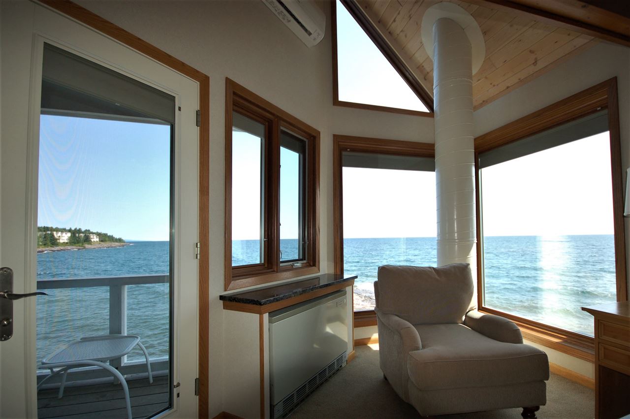 7192 W Highway 61, Tofte, MN 55615 419,900 Condo/Twnhouse/Twin