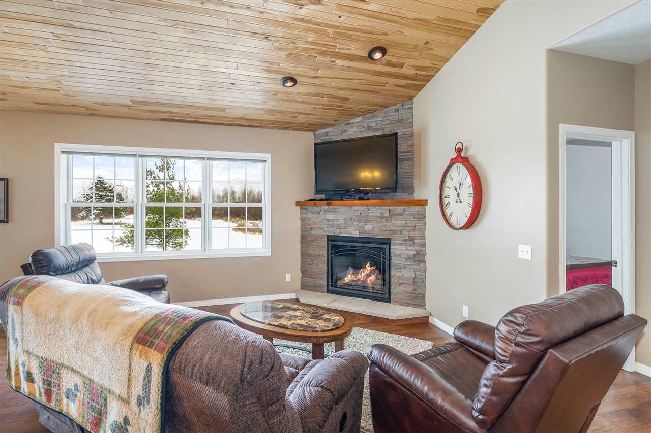 134 W Harney Rd, Esko, MN 55733 414,900 Single Family Sold