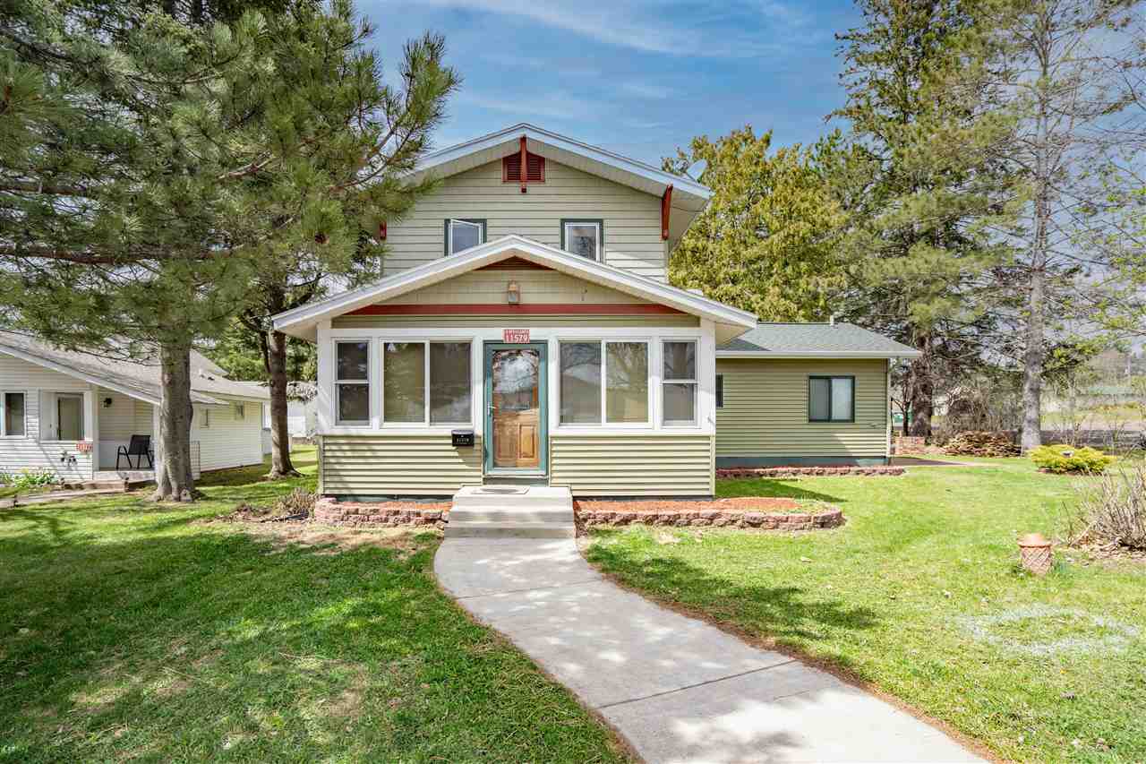 11579 E Waterfront Dr, Lake Nebagamon, WI 54849 184,900 Single
