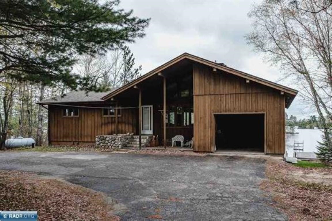 9094 Hibbing Point Rd Cook MN 55723 $997 500 SF/Detached Coming