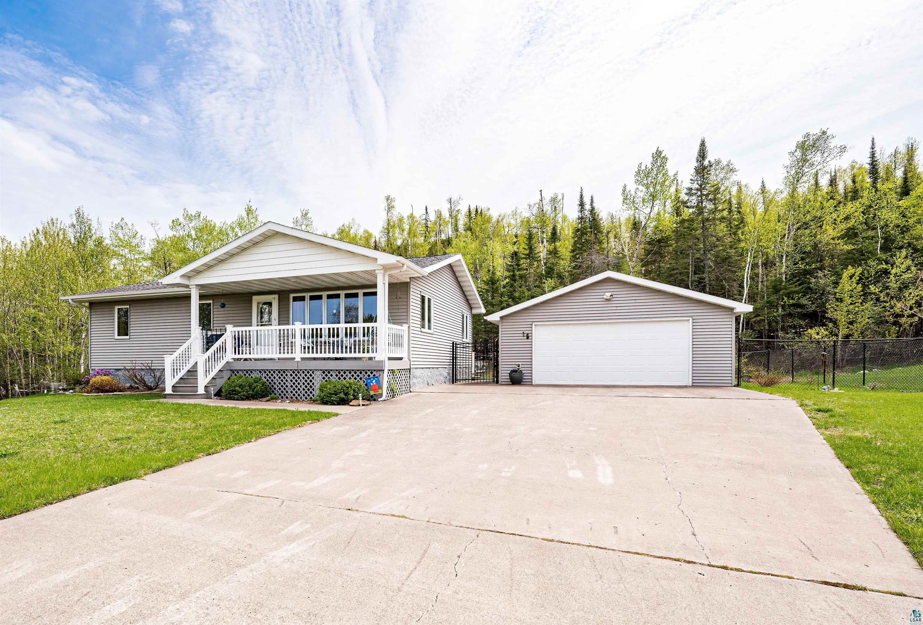 15 Reed Dr, Silver Bay, MN 55614