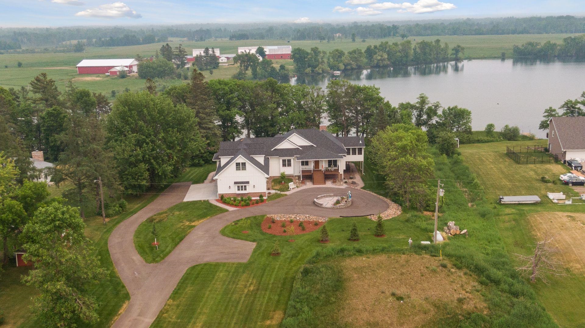 92176 Heppner Rd, Sturgeon Lake, MN 55783 2,000,000 SF/Detached