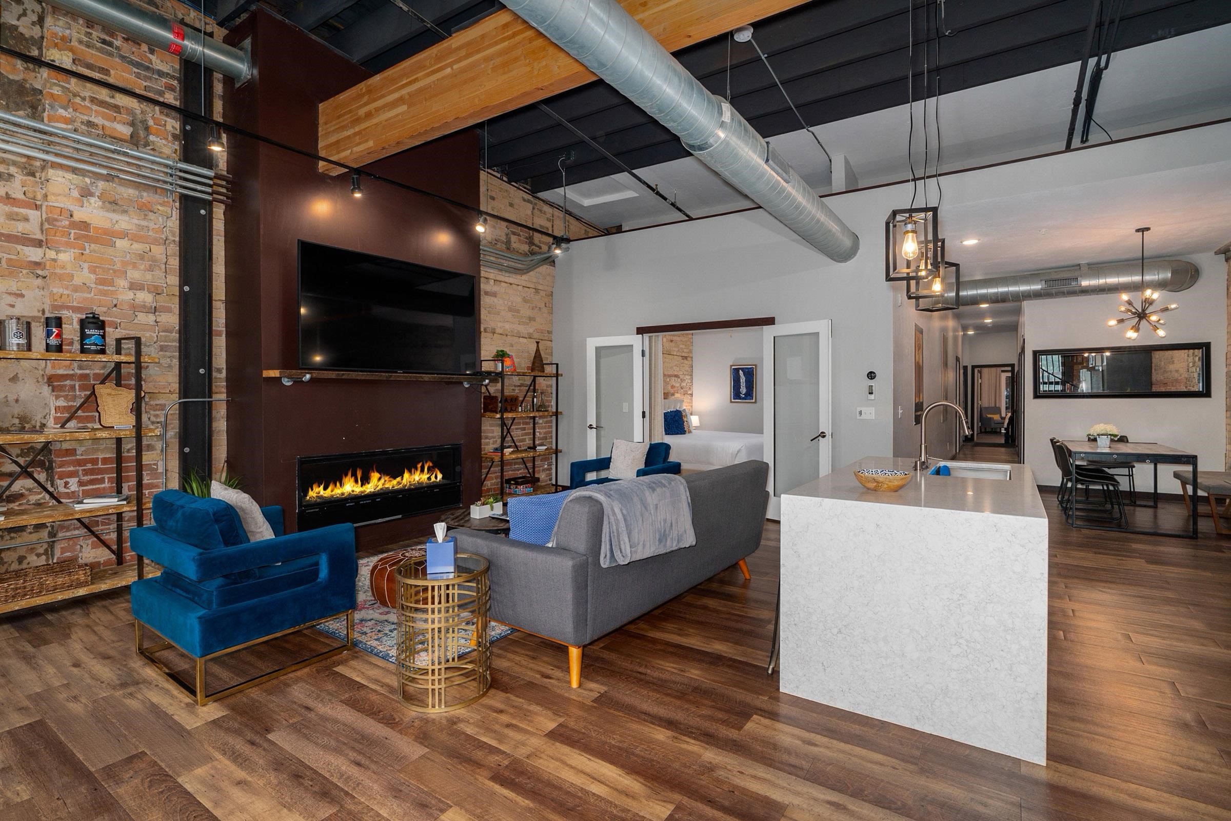 120 E Superior St, 4, Duluth, MN 55802 1,199,000 Condo/Townhouse