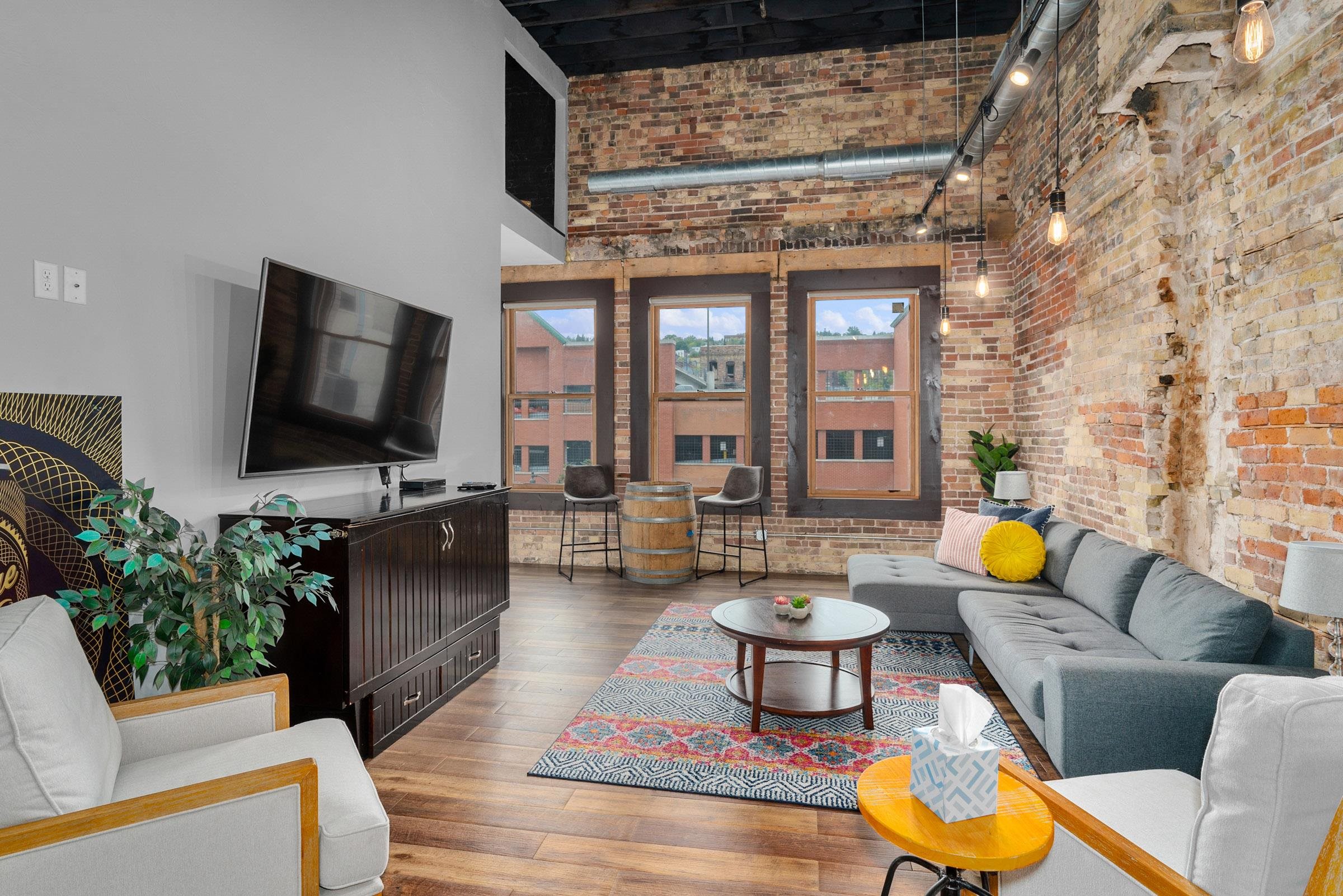 120 E Superior St, 4, Duluth, MN 55802 1,199,000 Condo/Townhouse