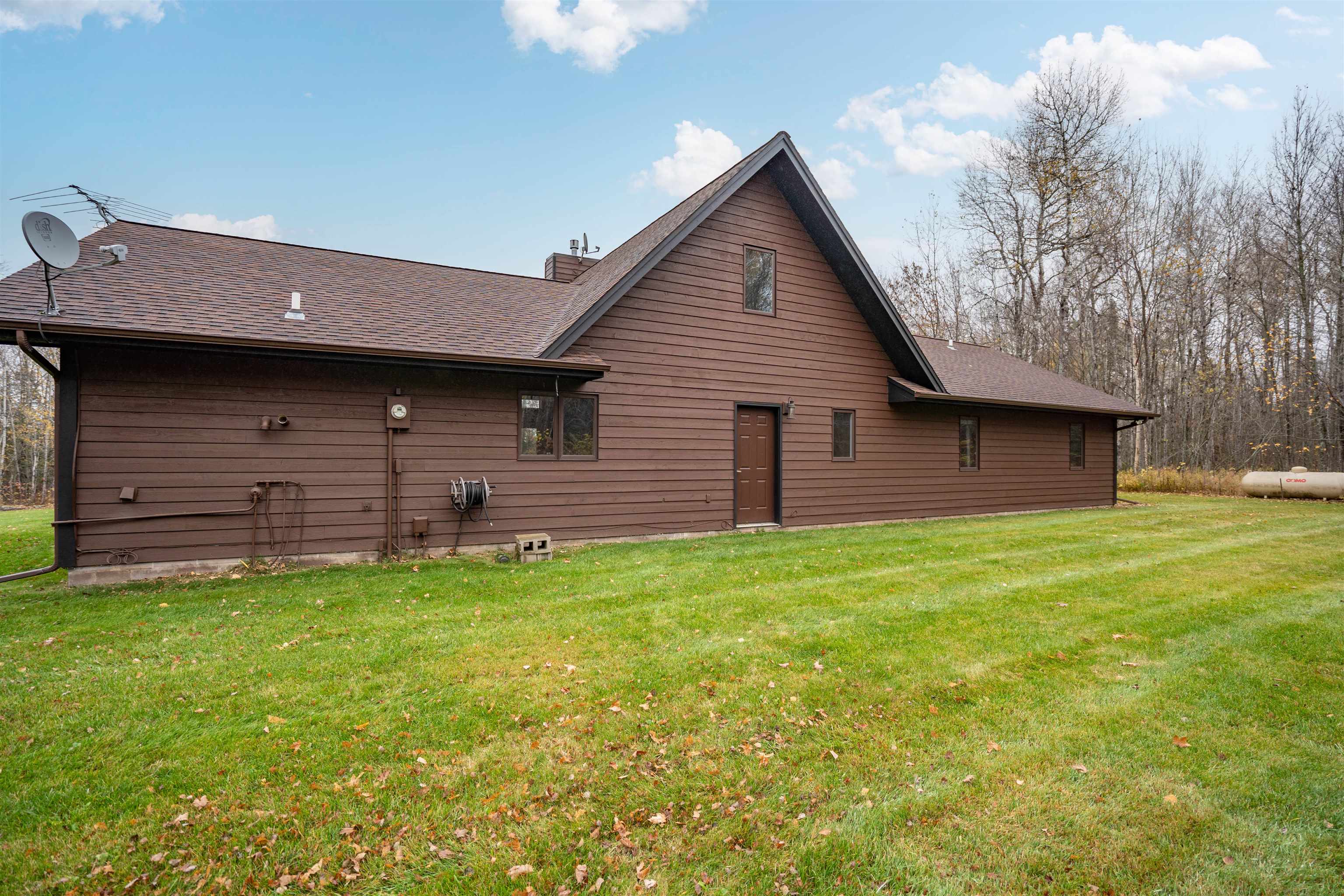 6907 Morris Thomas Rd, Cloquet, MN 55720 480,000 SF/Detached Active