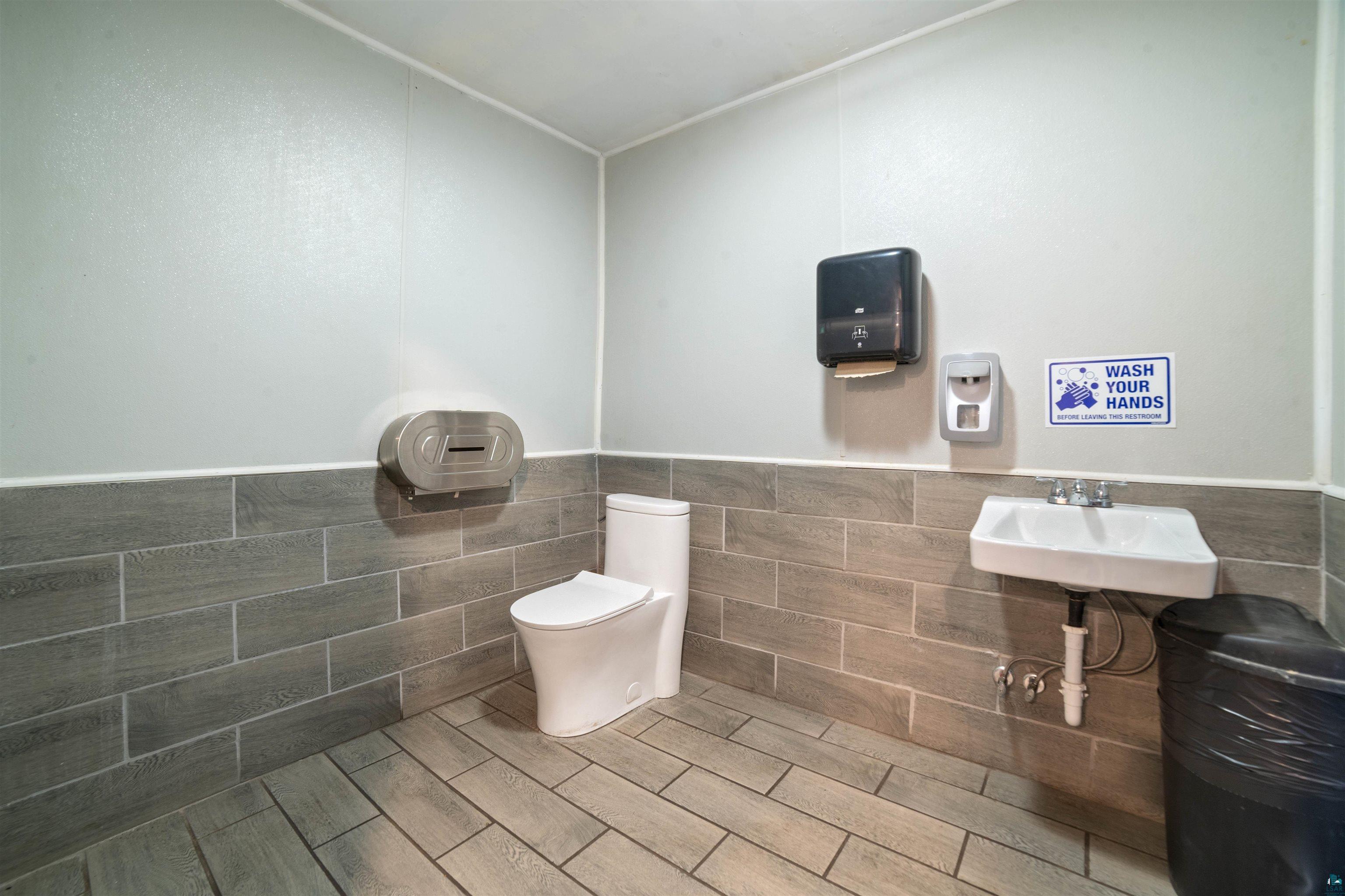 1321 Commonwealth Ave, Duluth, MN 55808 Listing Photo  18