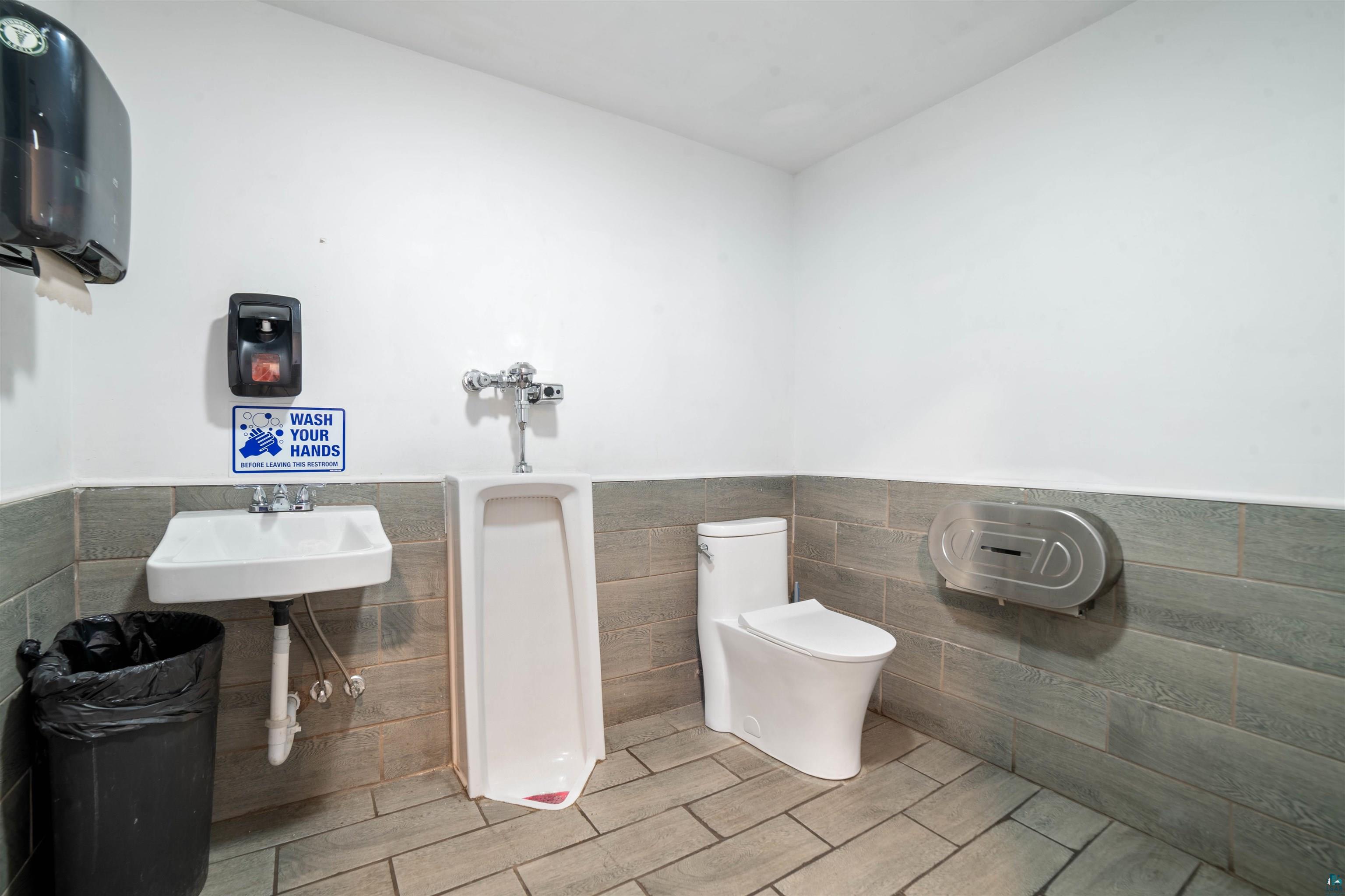 1321 Commonwealth Ave, Duluth, MN 55808 Listing Photo  19