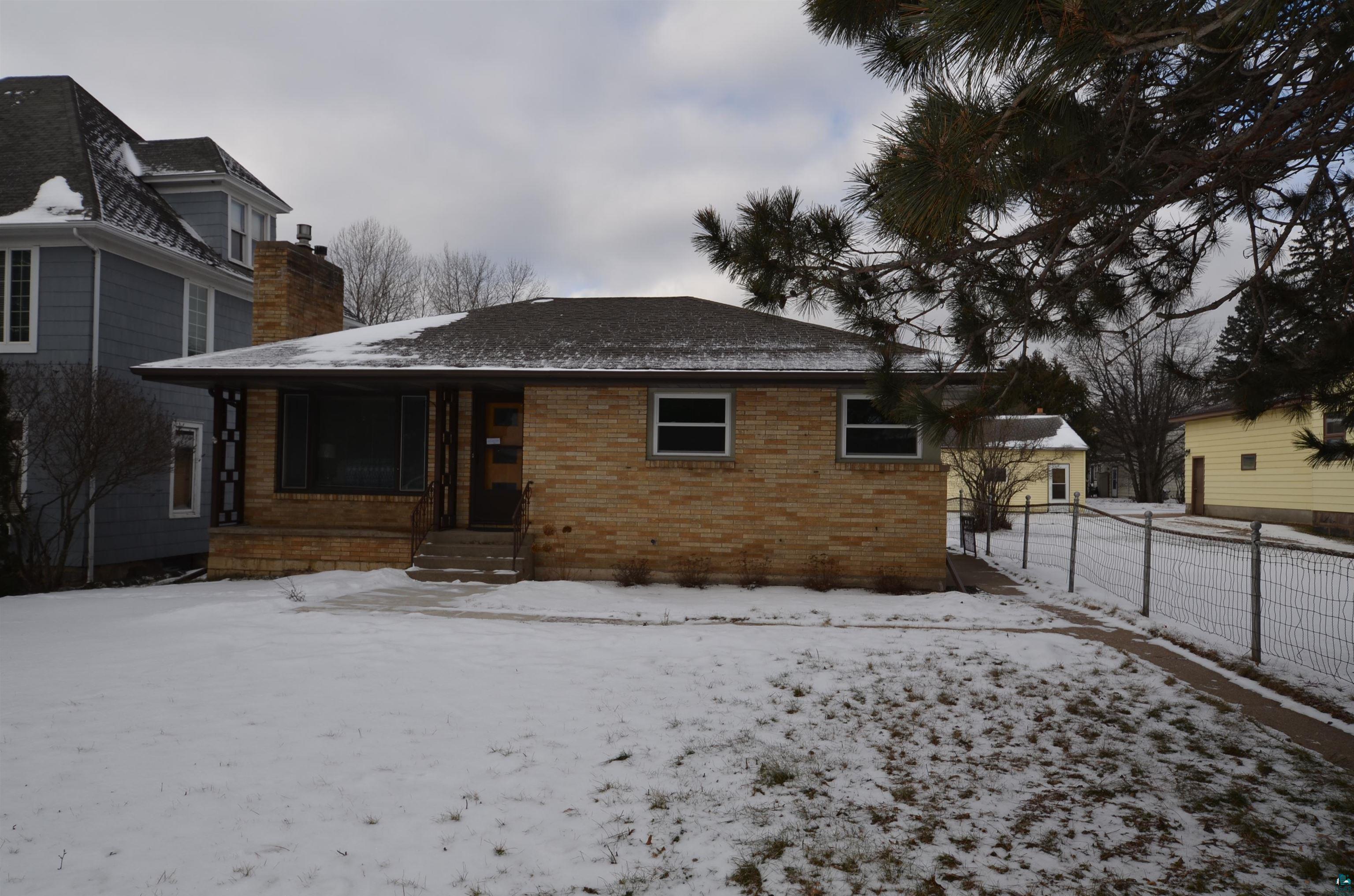 105 S Fayal Ave, Eveleth, MN 55734 Listing Photo  1