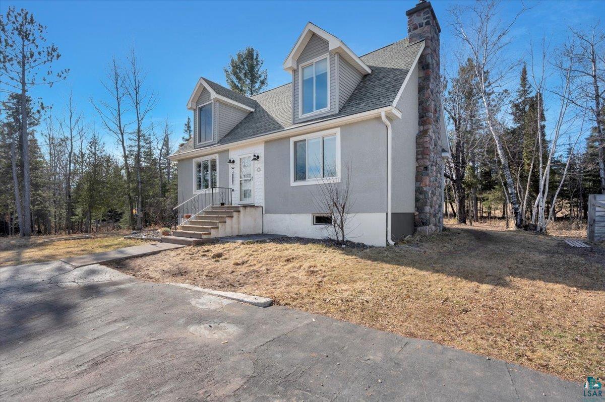 795 Scenic Dr, Two Harbors, MN 