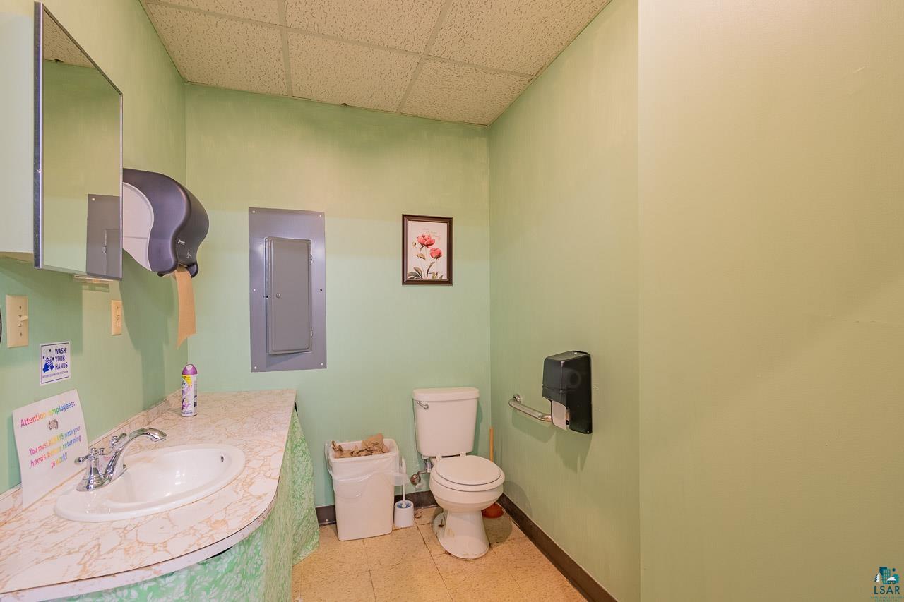 221 Kennedy Memorial Dr, Hoyt Lakes, MN 55750-0000 Listing Photo  26