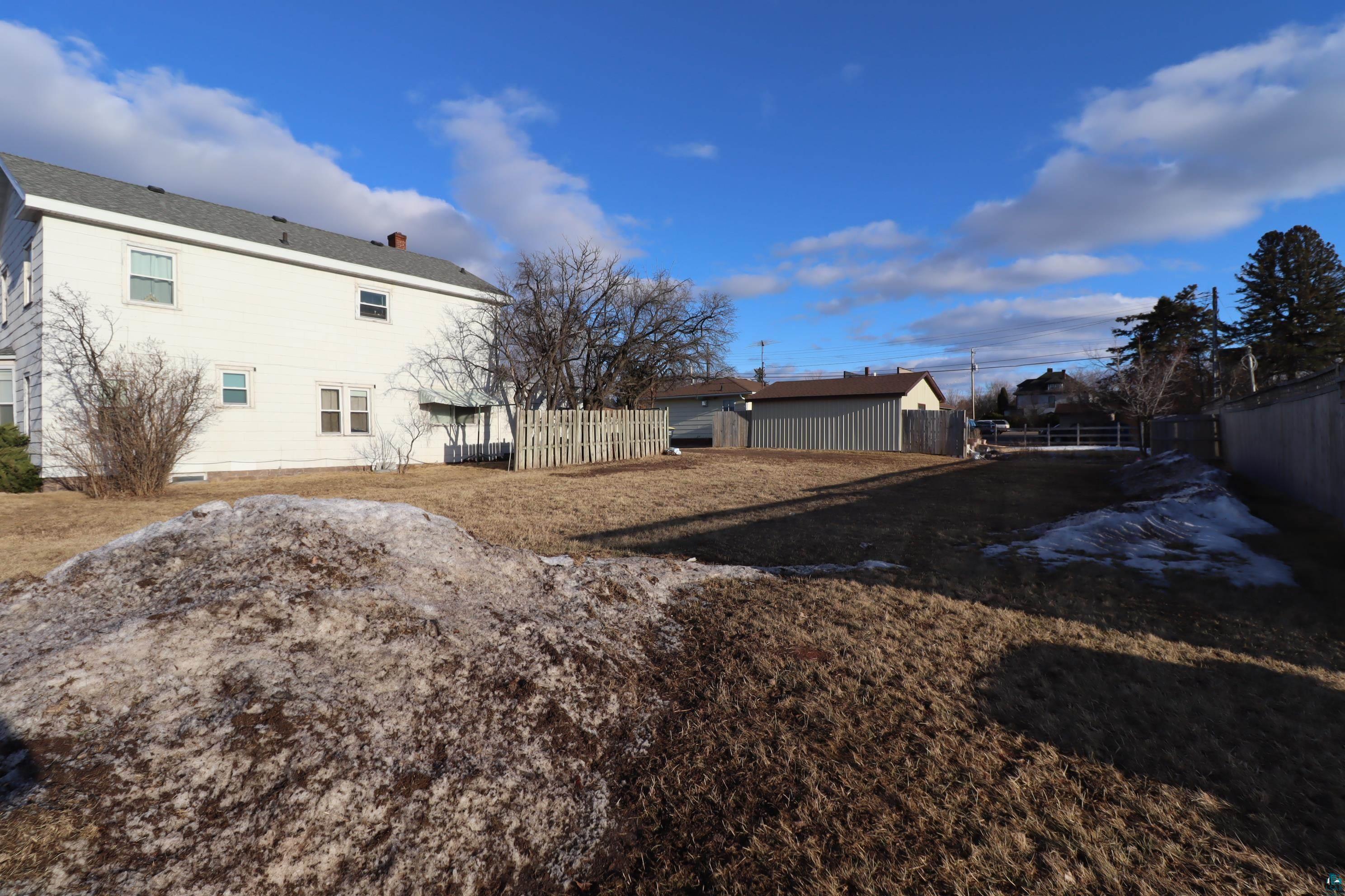 1306 Lake Shore Dr W, Ashland, WI 54806 Listing Photo  9