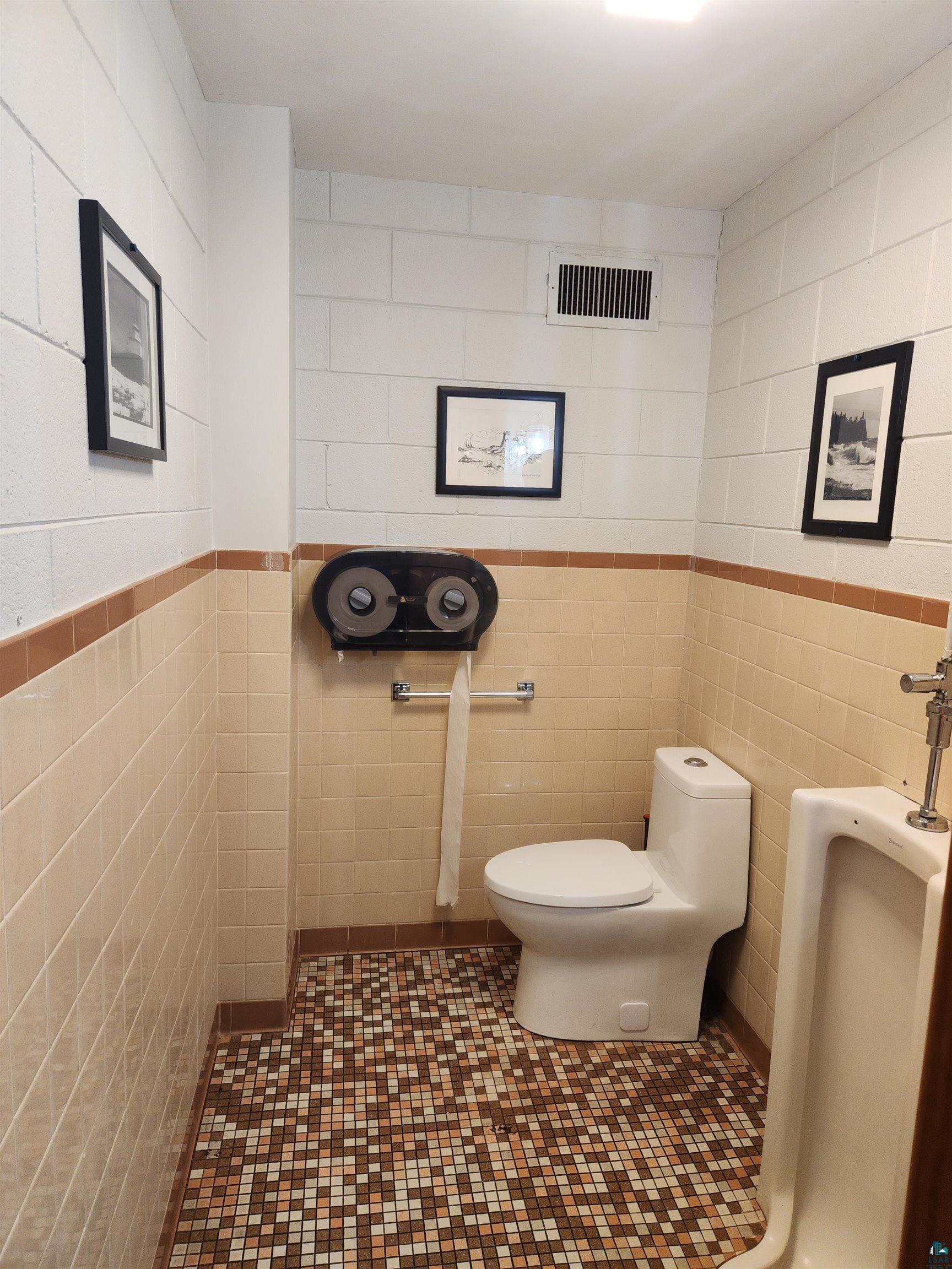 5221 E 4th St, Superior, WI 54880 Listing Photo  24
