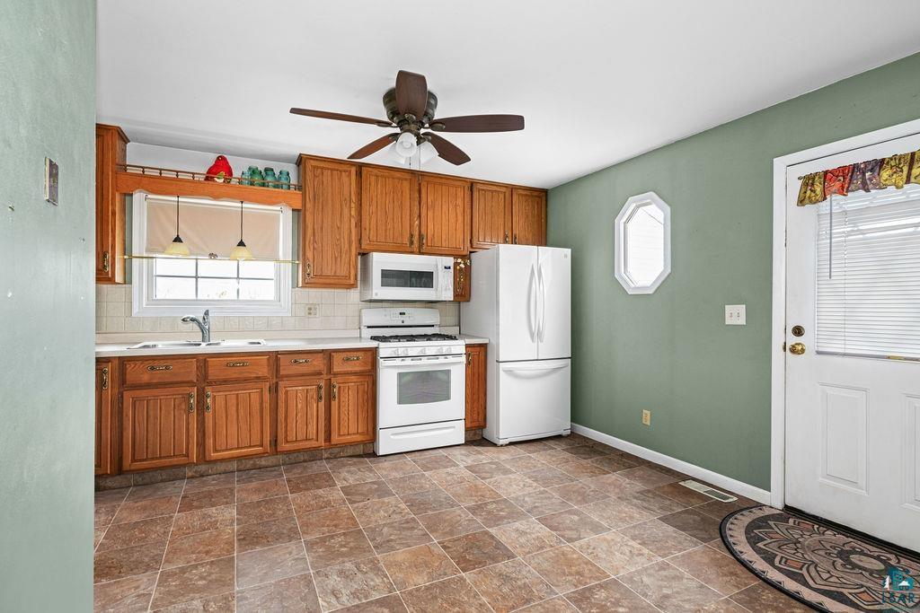 33 Nelson Dr, Silver Bay, MN 55614 Listing Photo  12