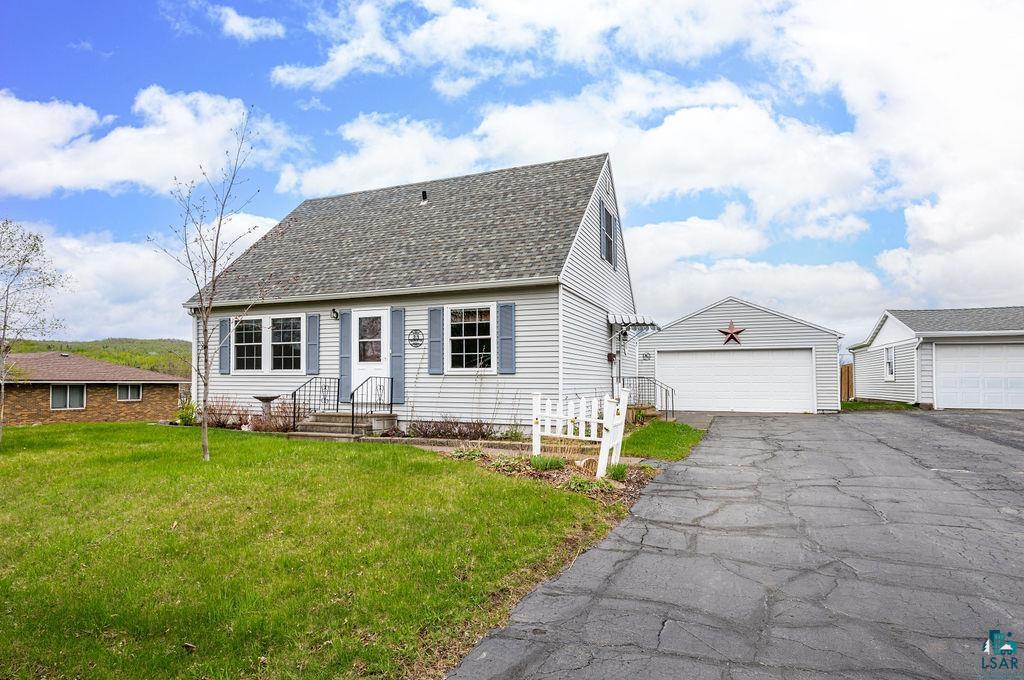 33 Nelson Dr, Silver Bay, MN 55614 Listing Photo  4
