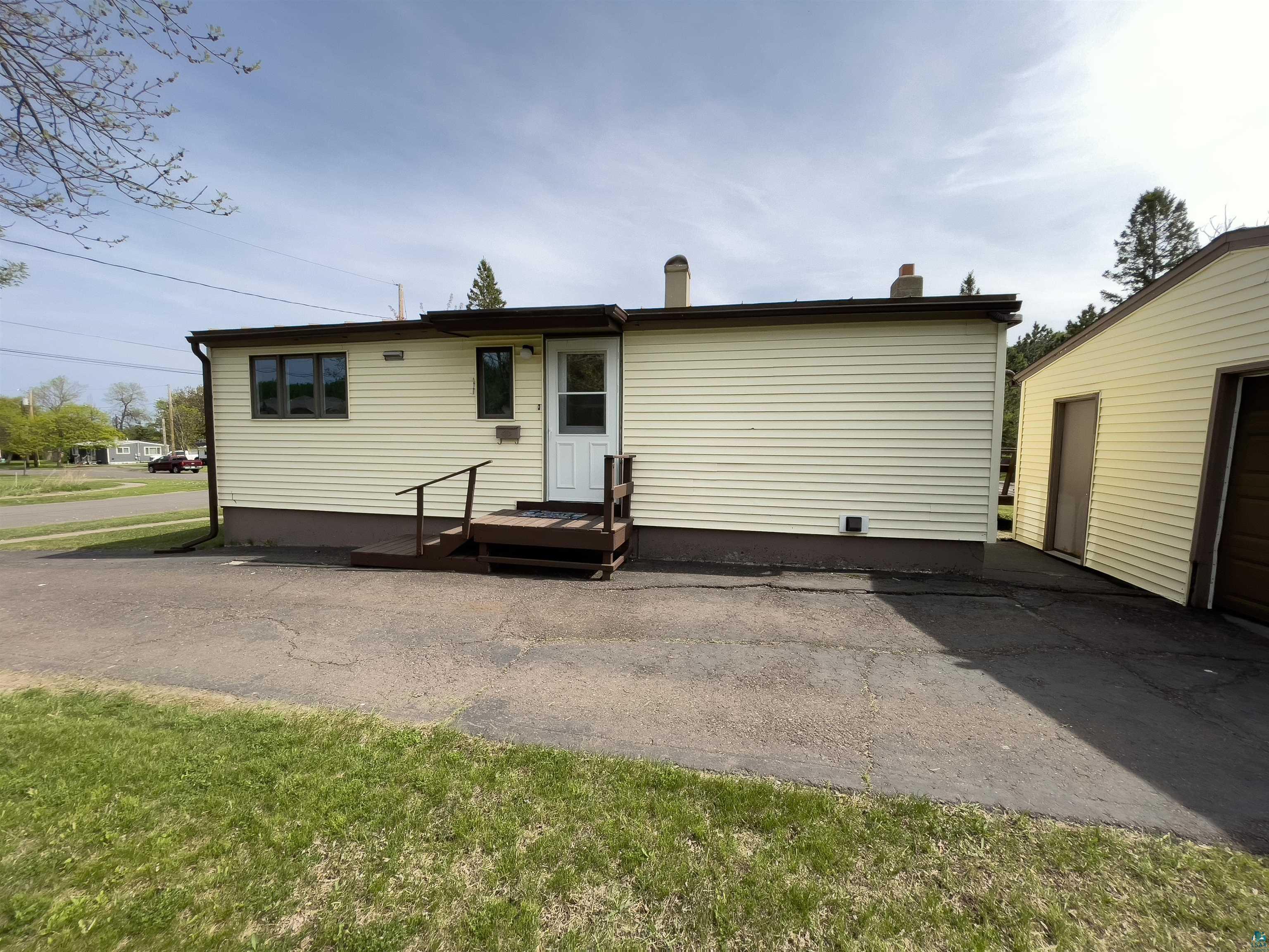 41 Bell Cr, Silver Bay, MN 55614 Listing Photo  2