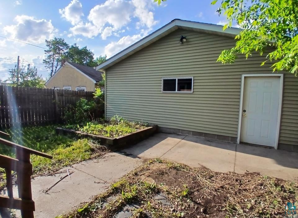 112 W 3rd Ave N, Aurora, MN 55705 Listing Photo  5
